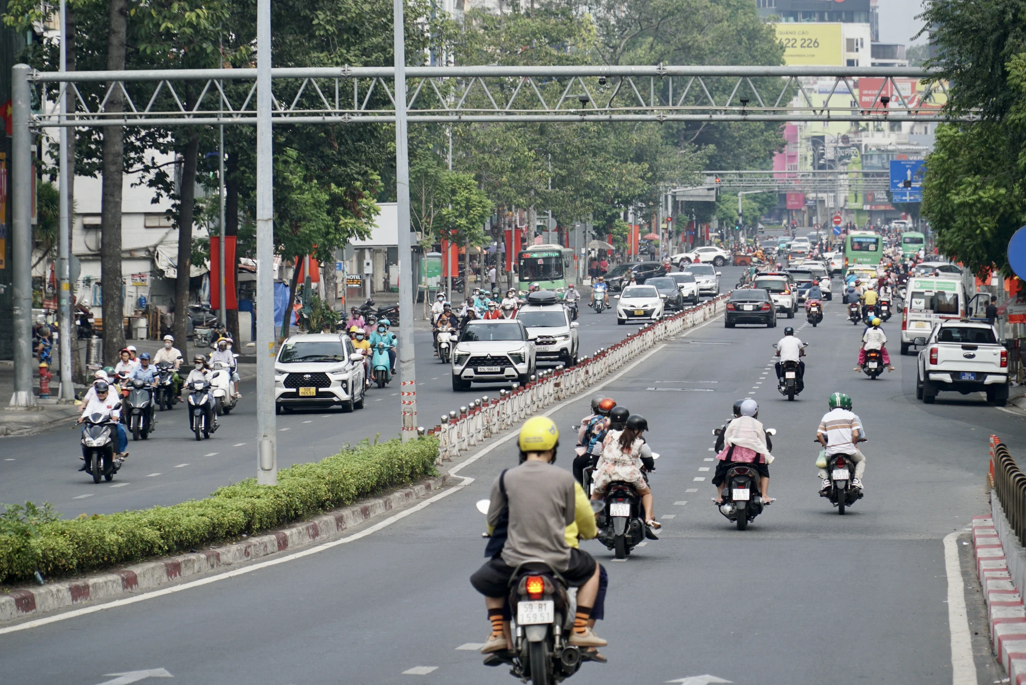 ngay-dau-nam-2025-12.JPG