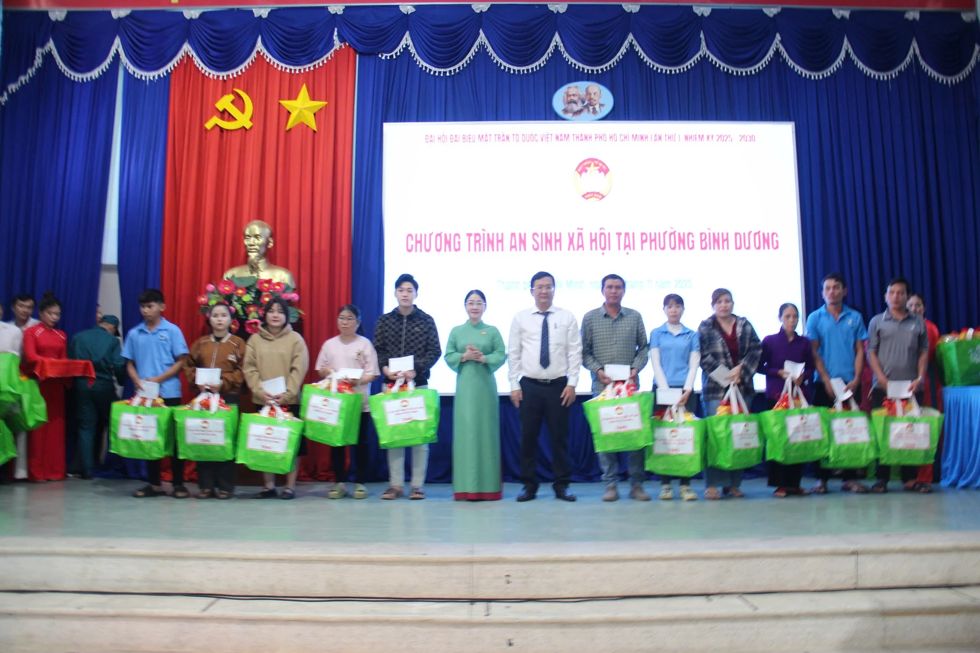 dai-hoi-dai-bieu-mttq-tp-hcm-lan-i-13.jpg