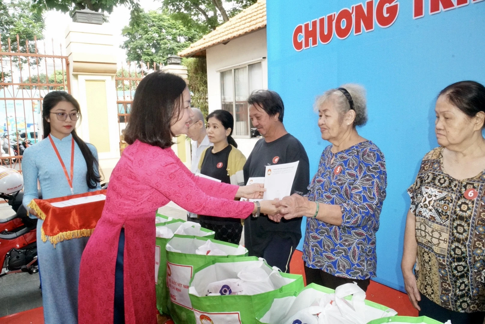 dai-hoi-dai-bieu-mttq-tp-hcm-lan-i-4.JPG