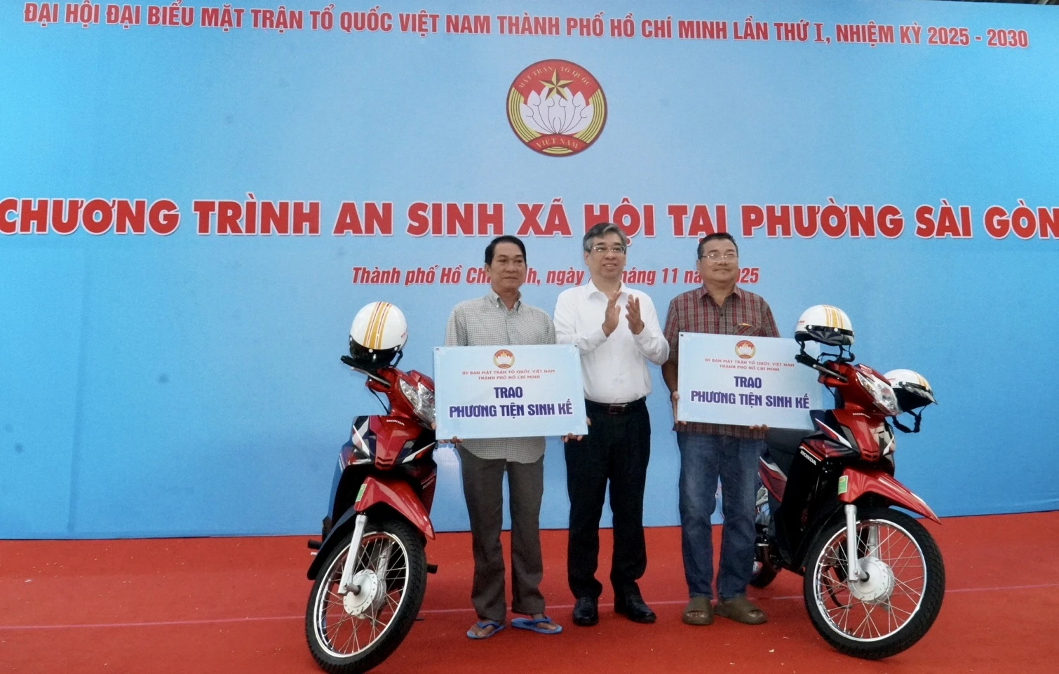 Chùm ảnh: Những nghĩa cử cao đẹp trước thềm Đại hội đại biểu MTTQ TP.HCM lần I
