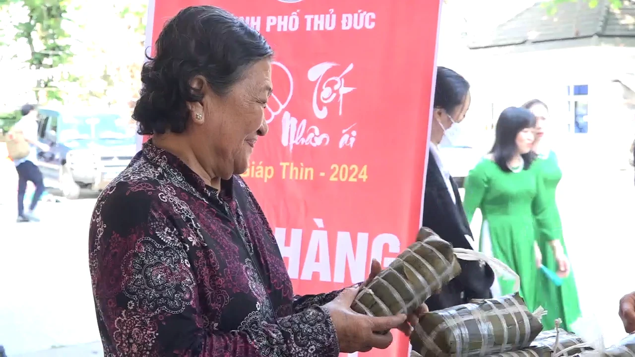 banh-tet-nghia-tinh-tet-nhan-ai.png