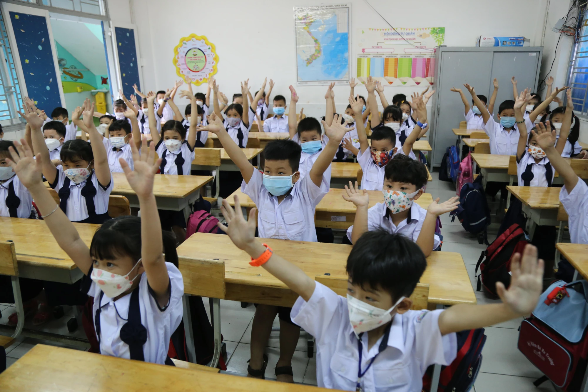 Ai cũng cần học Toán để phát triển tư duy, để nhạy bén hơn trong suy nghĩ, để giải quyết những vấn đề cấp thiết, gần gũi, dân sinh trong cuộc sống. Ảnh minh họa: HOÀNG GIANG Ai cũng cần học Toán để phát triển tư duy, để nhạy bén hơn trong suy nghĩ, để giải quyết những vấn đề cấp thiết, gần gũi, dân sinh trong cuộc sống. Ảnh minh họa: HOÀNG GIANG