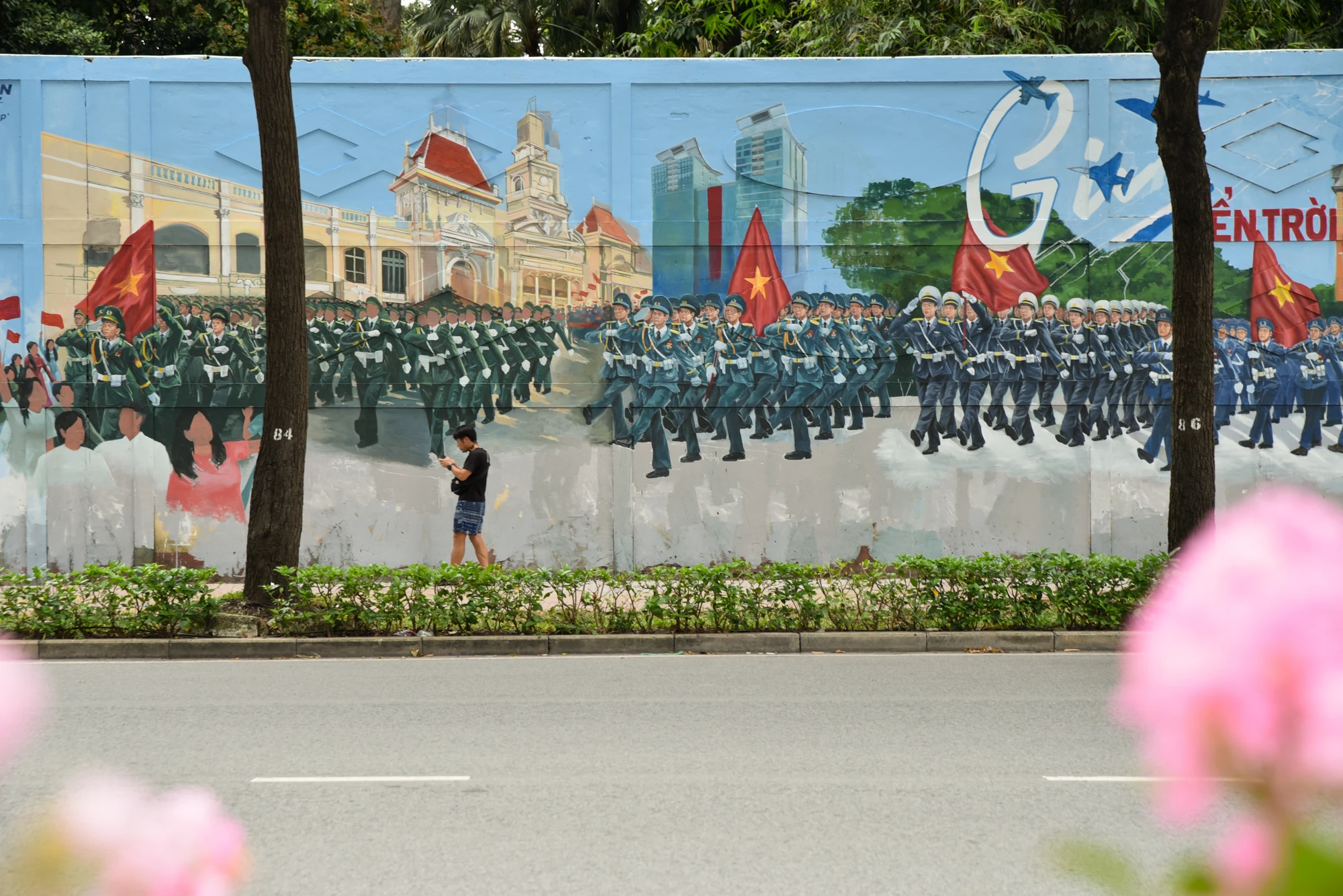 Khối diễu binh, tranh bích hoạ