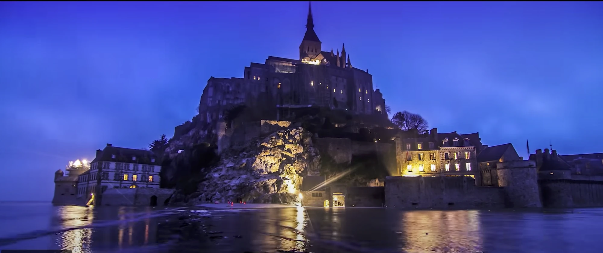 Mont Saint-Michel. Ảnh: Wonderslist. Mont Saint-Michel. Ảnh: Wonderslist.