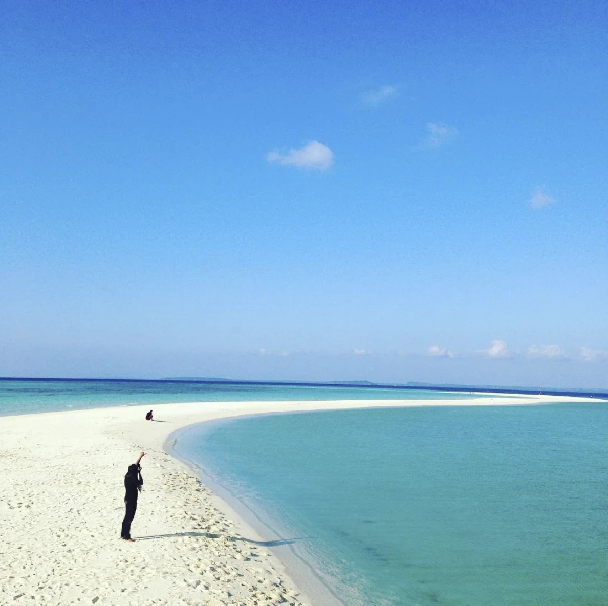 Bãi biển Ngurtafur, Đảo Warbal, Maluku. Ảnh: Thetravel.