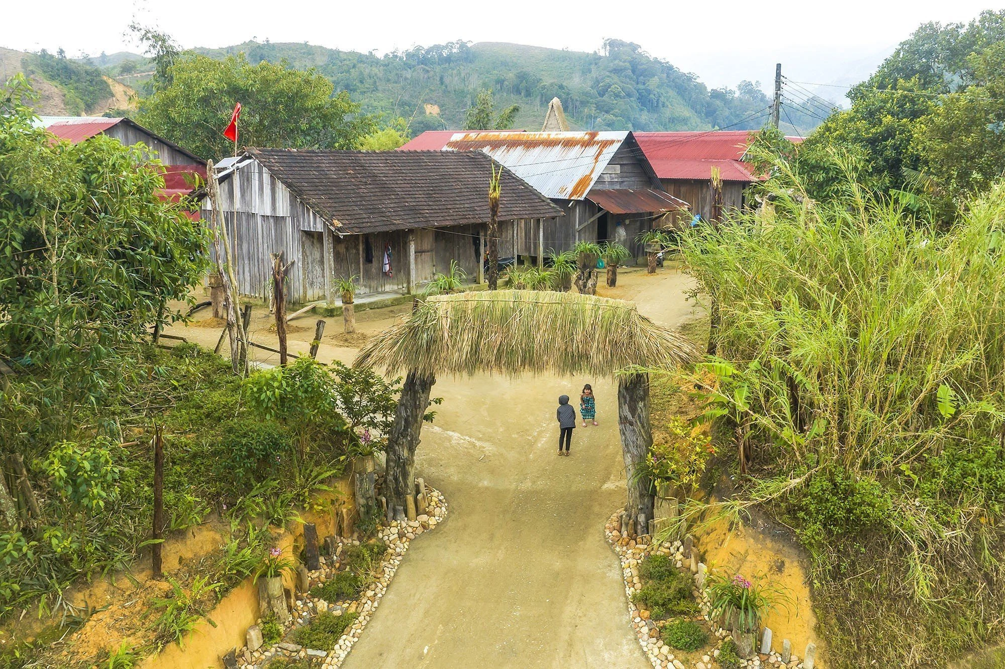 Du khách có thể khám phá ruộng bậc thang và thăm quan làng văn hóa du lịch cộng đồng. Ảnh: XUÂN DƯ. Du khách có thể khám phá ruộng bậc thang và thăm quan làng văn hóa du lịch cộng đồng. Ảnh: XUÂN DƯ.