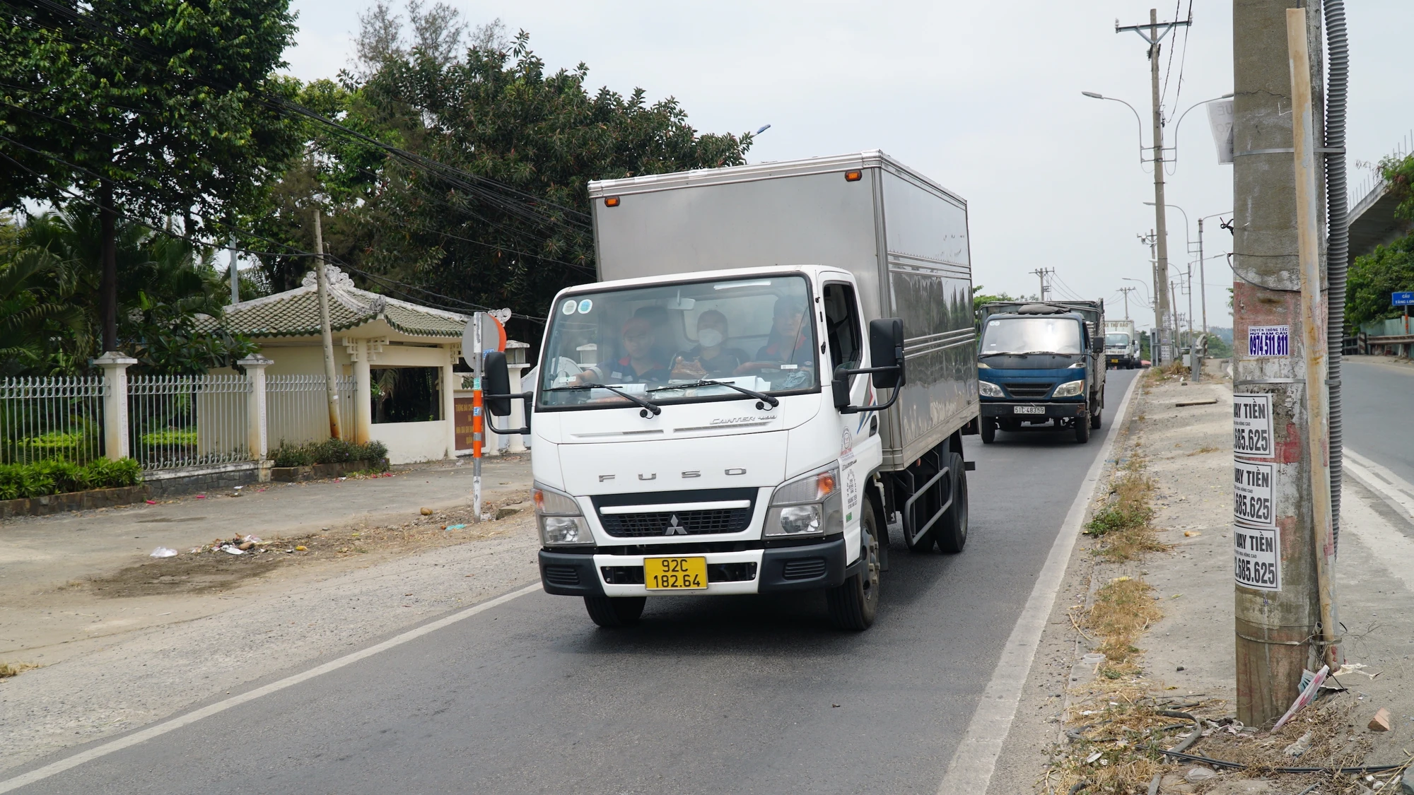 Khu vực cầu Tăng Long thường xuyên bị ùn ứ. Ban Giao thông cho biết đơn vị sẽ tiếp tục phối hợp cùng TP Thủ Đức để hoàn thiện dự án, phục vụ nhu cầu đi lại của bà con trong thời gian tới. Khu vực cầu Tăng Long thường xuyên bị ùn ứ. Ban Giao thông cho biết đơn vị sẽ tiếp tục phối hợp cùng TP Thủ Đức để hoàn thiện dự án, phục vụ nhu cầu đi lại của bà con trong thời gian tới.