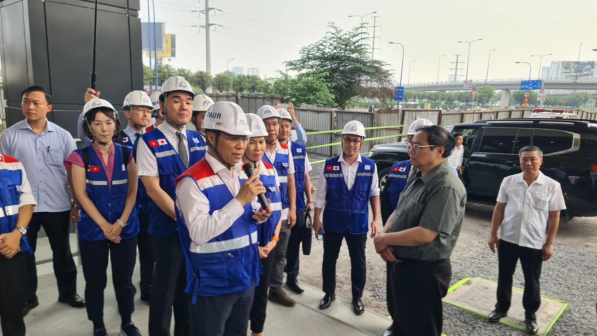 Ban quản lý đường sắt giới thiệu về ga Rạch Chiếc và tuyến metro số 1. Ảnh: PM. Ban quản lý đường sắt giới thiệu về ga Rạch Chiếc và tuyến metro số 1. Ảnh: PM.