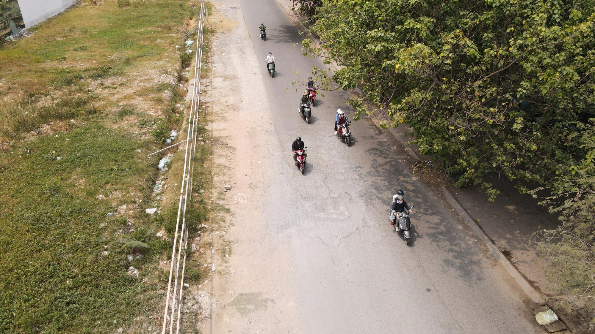 Trường hợp đường Vũ Tông Phan được kết nối với đường Nguyễn Hoàng sẽ giảm áp lực giao thông cho đường Xa lộ Hà Nội. Trường hợp đường Vũ Tông Phan được kết nối với đường Nguyễn Hoàng sẽ giảm áp lực giao thông cho đường Xa lộ Hà Nội.