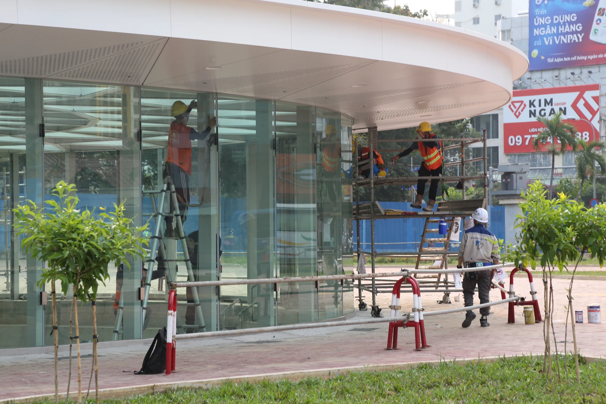 Lộ diện 'hoa sen' khổng lồ ở ga trung tâm Bến Thành, metro số 1 ảnh 9