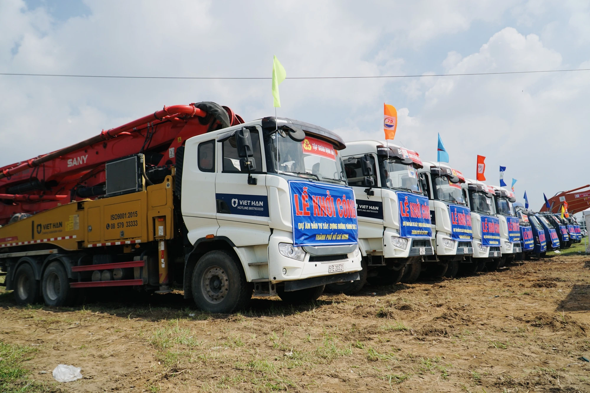 Các đơn vị phải đảm bảo mặt bằng cho dự án trong quý III-2023, chậm nhất vào ngày 31-12. Ảnh: Nhật Diễm Các đơn vị phải đảm bảo mặt bằng cho dự án trong quý III-2023, chậm nhất vào ngày 31-12. Ảnh: Nhật Diễm