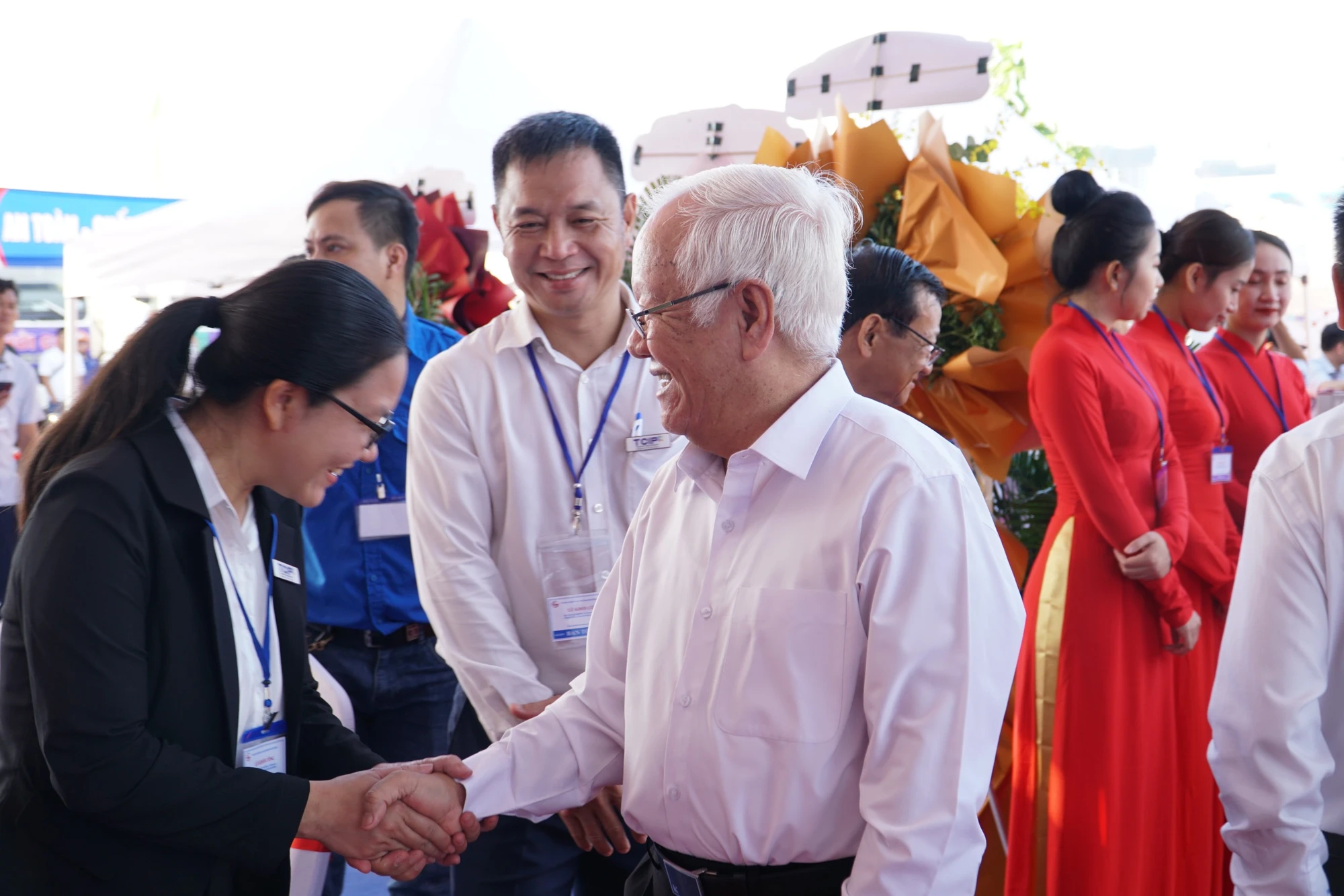 Đại biểu tham dự lễ khởi công. Ảnh: Nhật Diễm Đại biểu tham dự lễ khởi công. Ảnh: Nhật Diễm