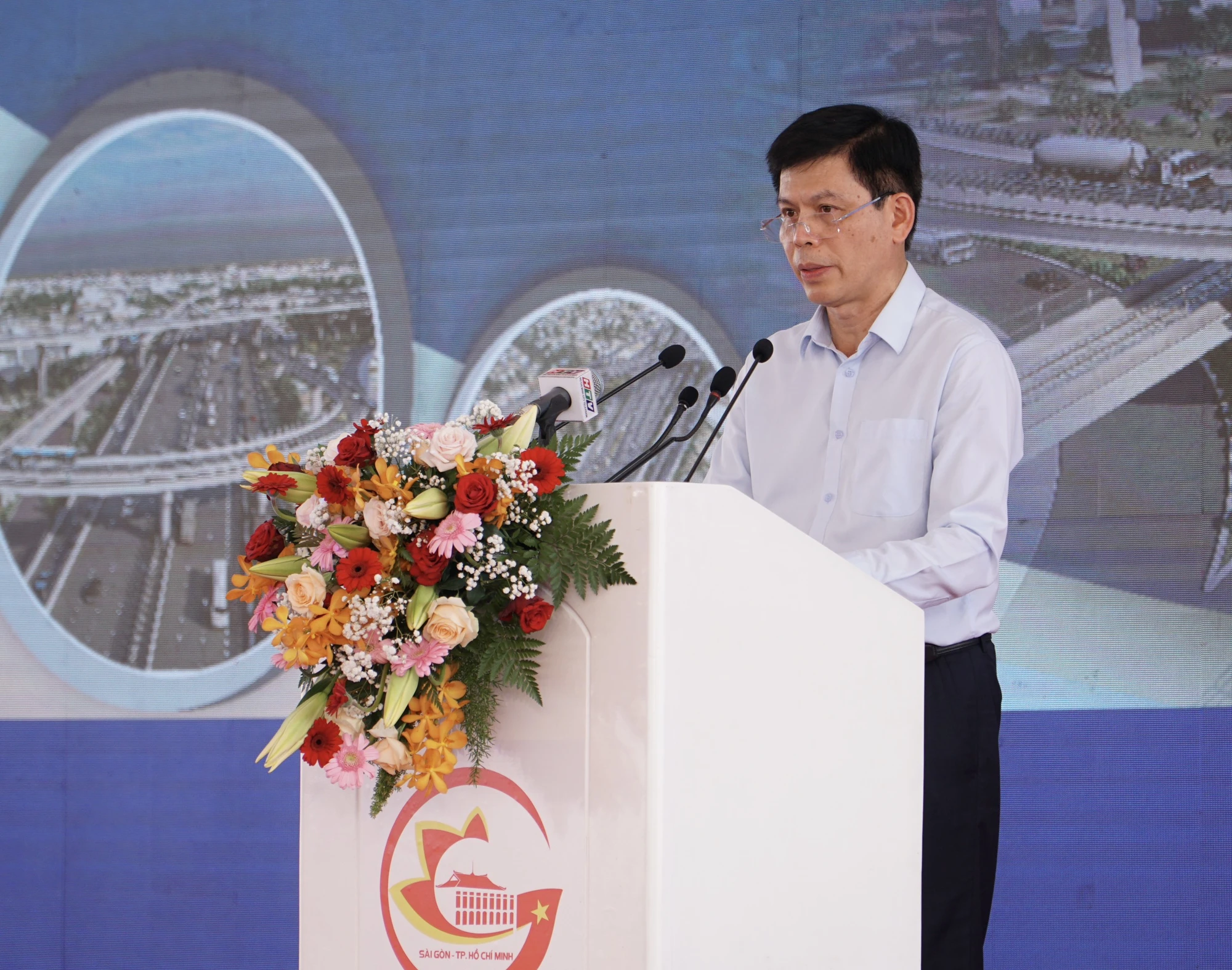 Thứ trưởng Bộ GTVT Lê Anh Tuấn phát biểu tại buổi lễ. Ảnh: Nhật Diễm Thứ trưởng Bộ GTVT Lê Anh Tuấn phát biểu tại buổi lễ. Ảnh: Nhật Diễm