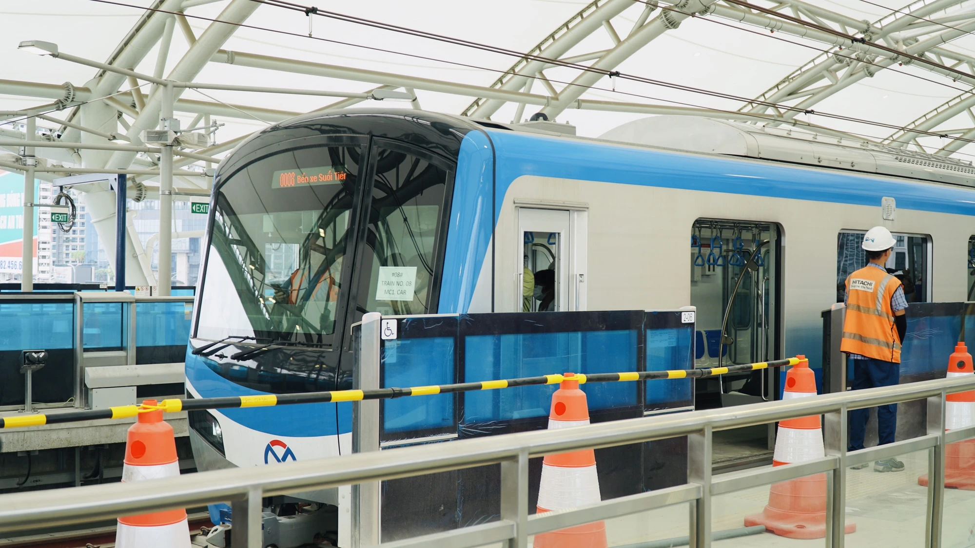 Tàu metro số 1 sẽ dừng ở các ga trên cao để du khách tham quan, trải nghiệm. Tàu metro số 1 sẽ dừng ở các ga trên cao để du khách tham quan, trải nghiệm.
