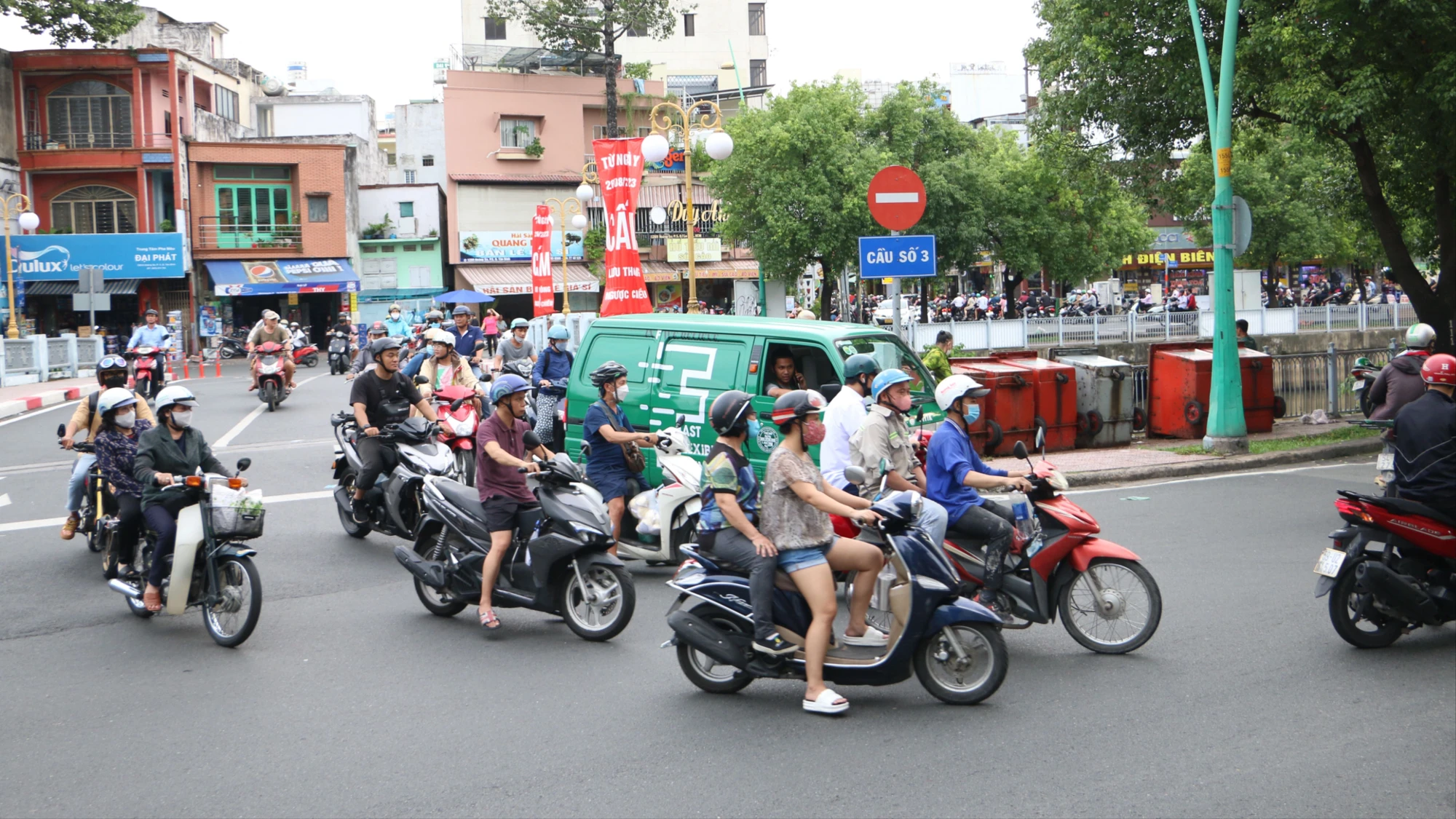 Thay đổi lộ trình trên đường Trường Sa - Hoàng Sa giúp giảm kẹt xe