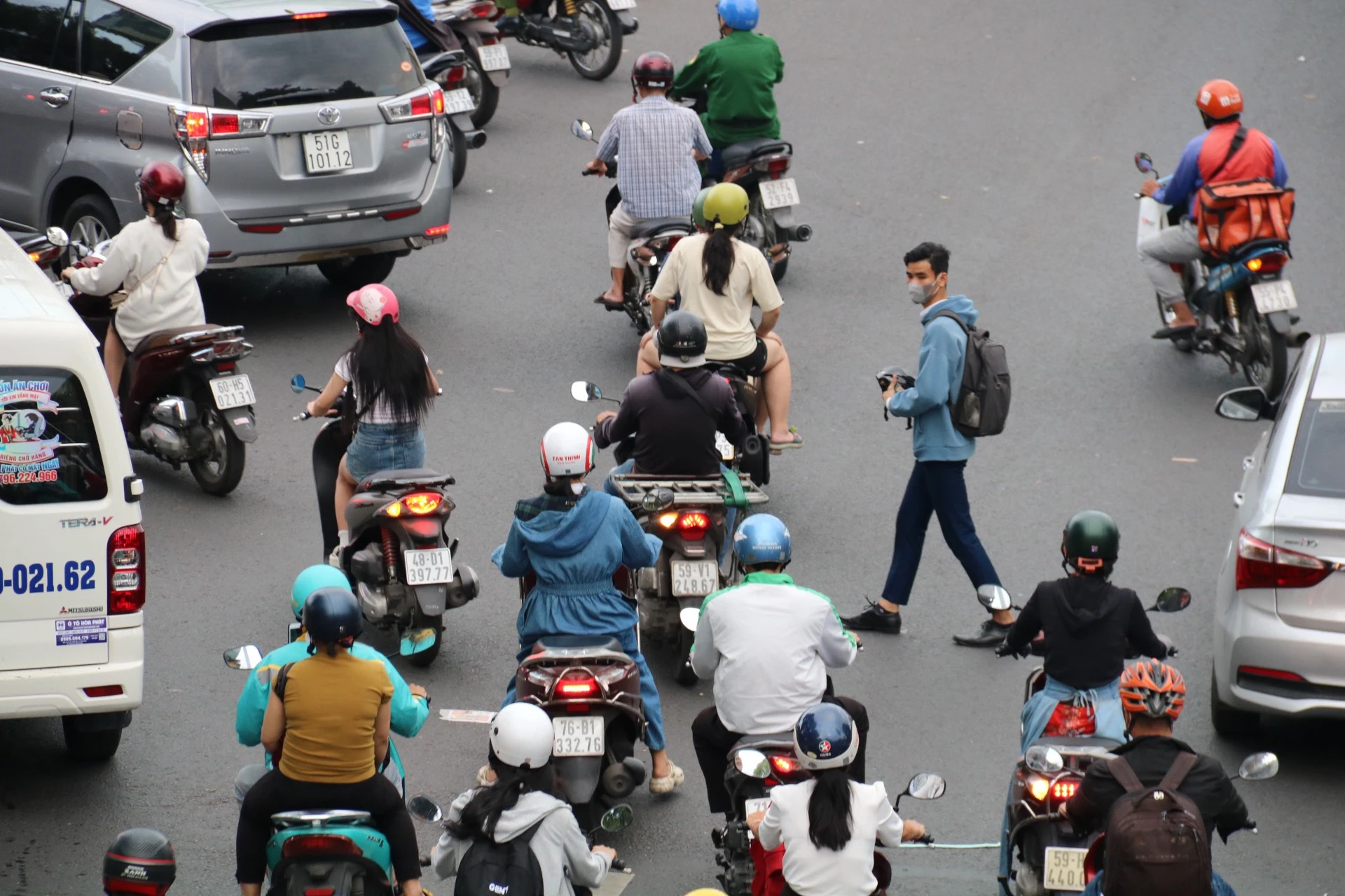 cua-ngo-tan-son-nhat-21-5484.jpg