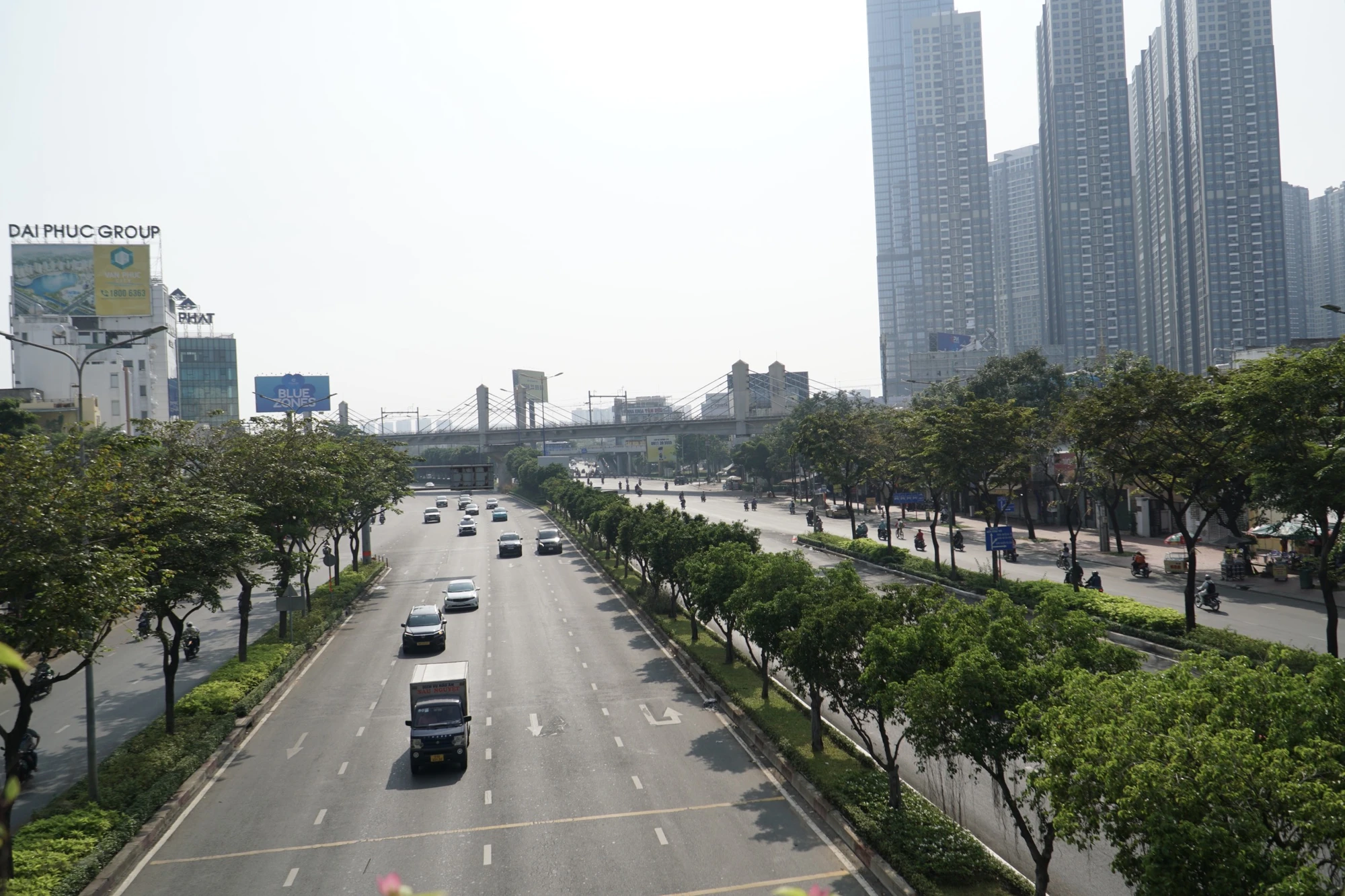 Đường sá thông thoáng vào ngày đầu năm mới.