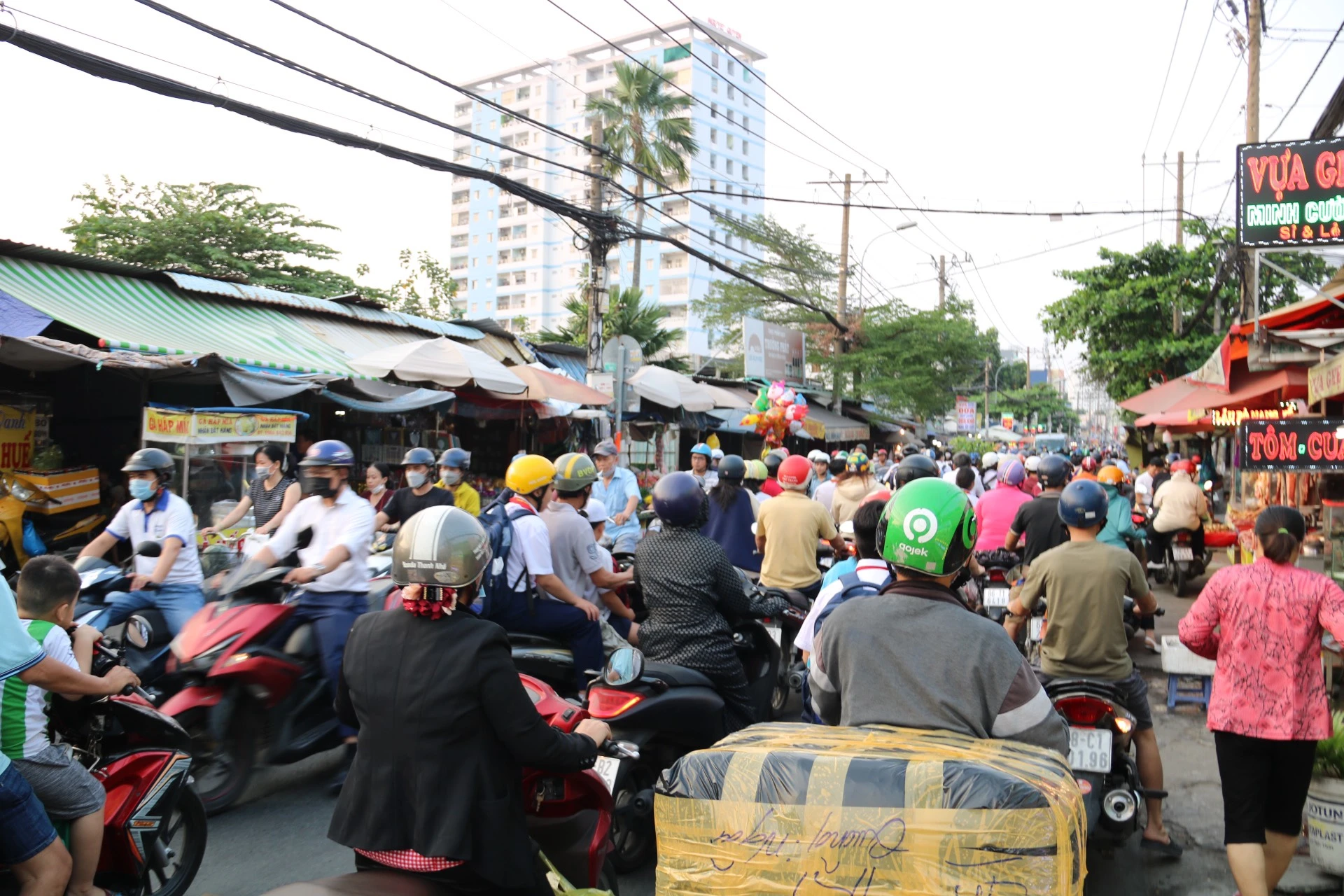 nut-giao-16-1709.jpg