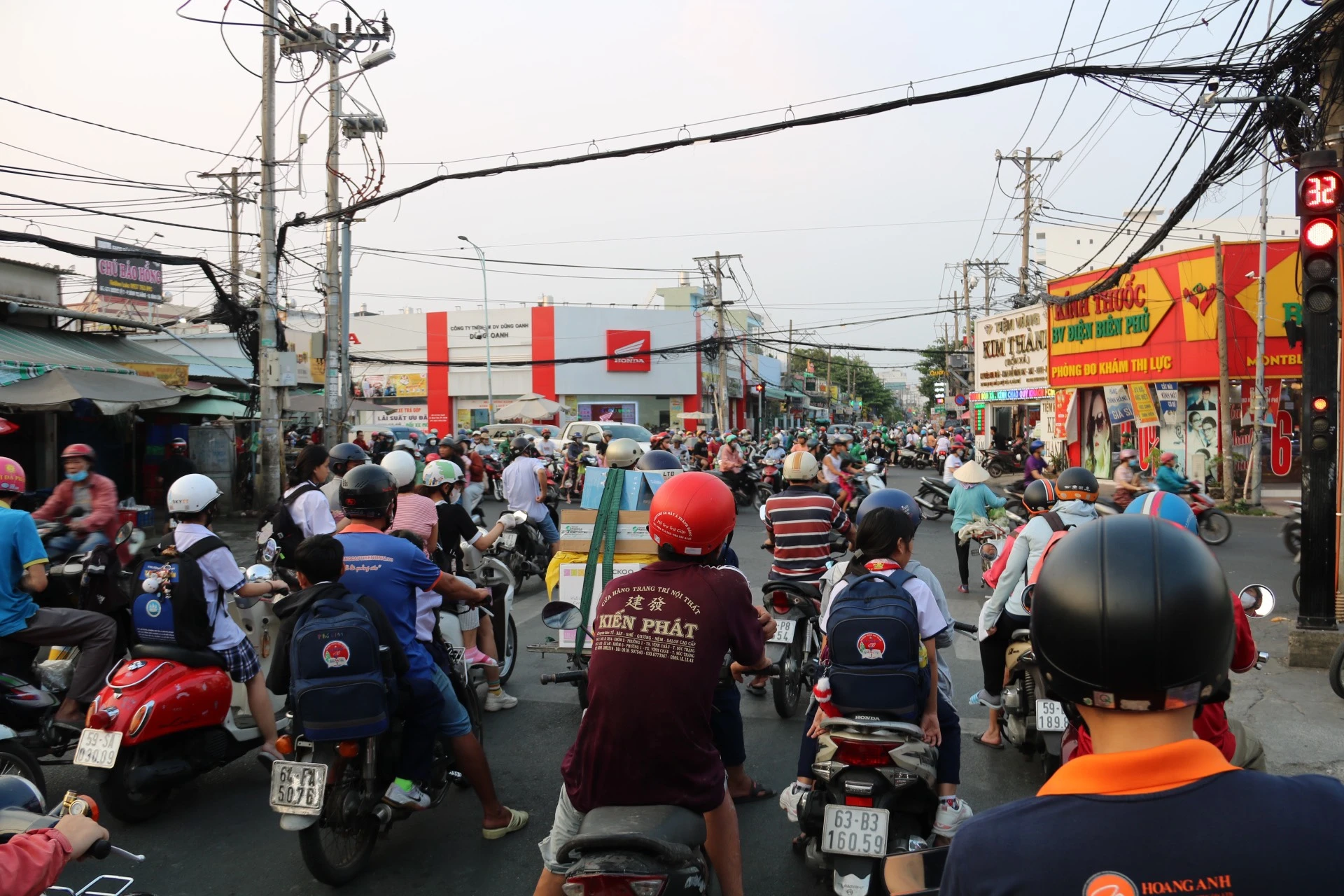 nut-giao-18-2407.jpg