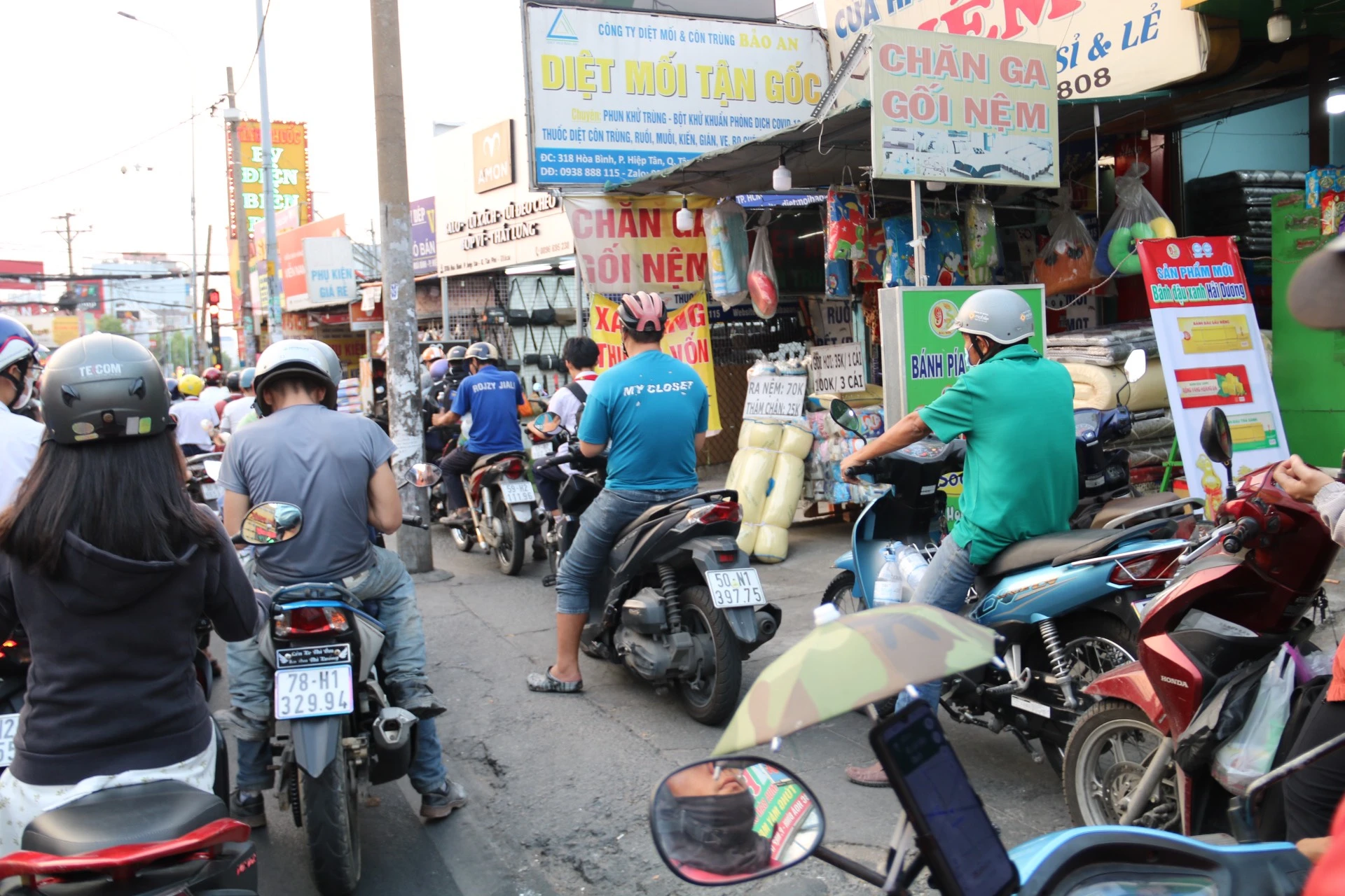nut-giao-24-3342.jpg