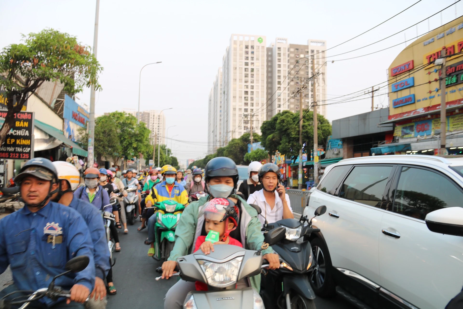 nut-giao-25-2210.jpg