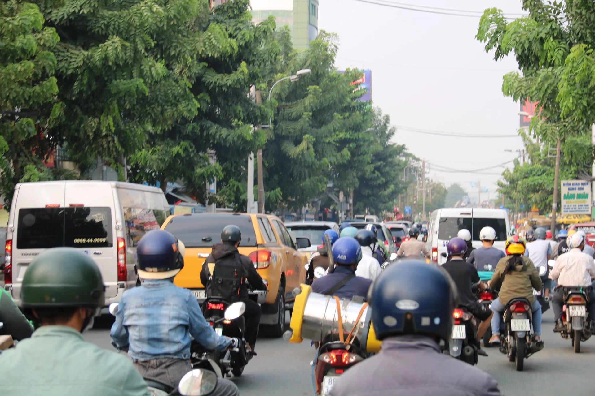 nut-giao-7-2490.jpg