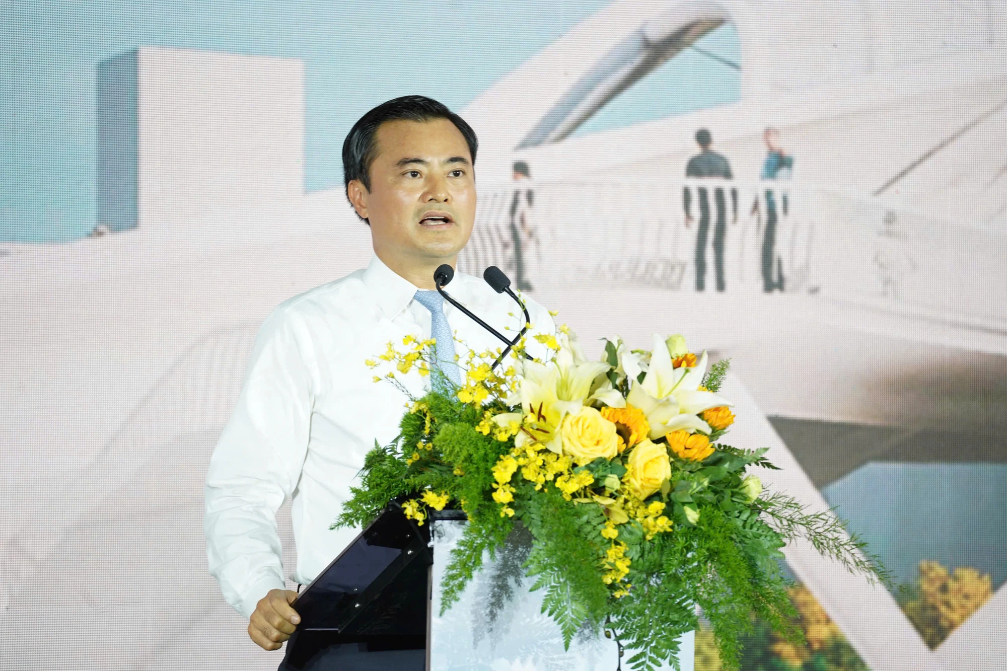 phó chủ tịch.jpg