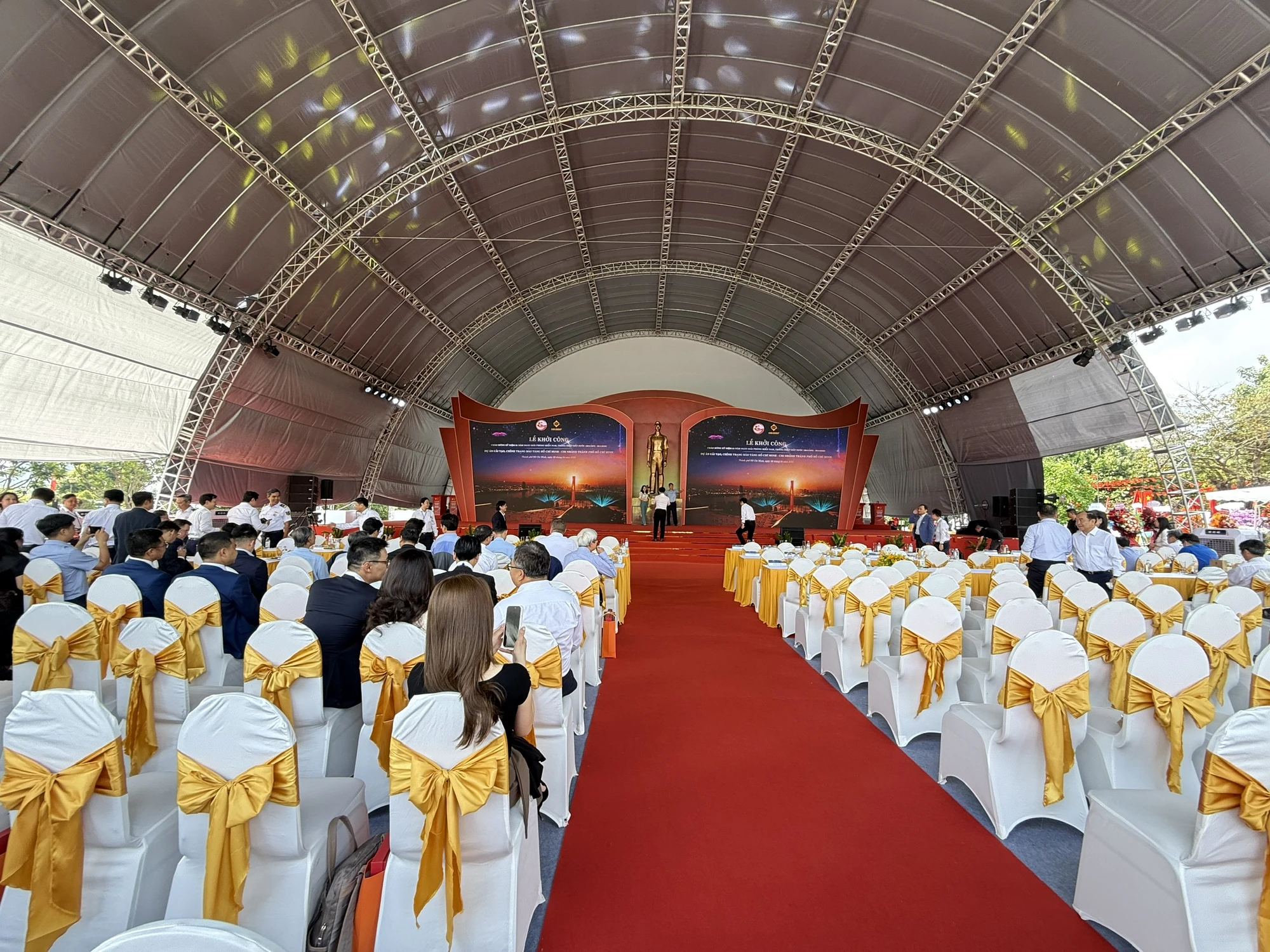 le-khoi-cong-7.jpg