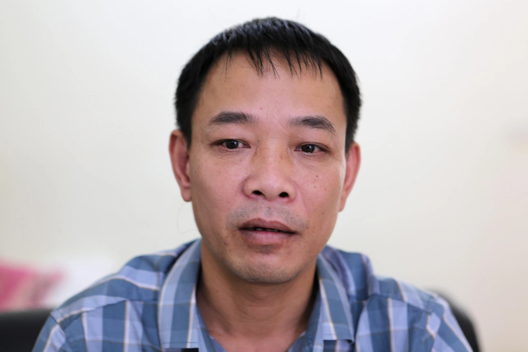 Thầy Hòa xót xa kể lại vì không được hỗ trợ, nhiều em học sinh đã bỏ học nghề giữa chừng. Ảnh: ĐẶNG TRUNG Thầy Hòa xót xa kể lại vì không được hỗ trợ, nhiều em học sinh đã bỏ học nghề giữa chừng. Ảnh: ĐẶNG TRUNG