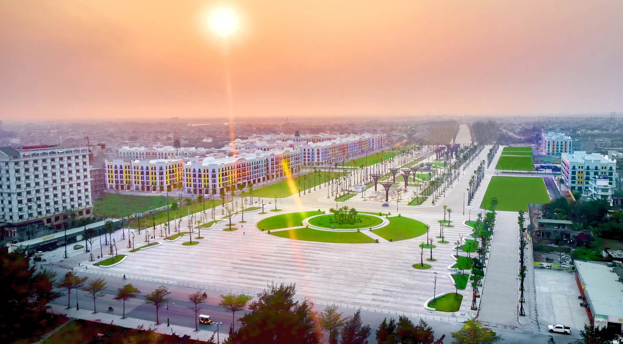 Lý do đặt tên Đông Sơn xuất phát từ các chi tiết trong dự án mang đậm dấu ấn của nền văn hóa Đông Sơn như trống đồng Đông Sơn. Lý do đặt tên Đông Sơn xuất phát từ các chi tiết trong dự án mang đậm dấu ấn của nền văn hóa Đông Sơn như trống đồng Đông Sơn.