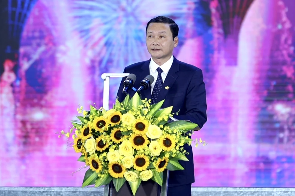 Ông Đỗ Minh Tuấn Chủ tịch UBND tỉnh Thanh Hóa phát biểu khai mạc tại buổi lễ. Ông Đỗ Minh Tuấn Chủ tịch UBND tỉnh Thanh Hóa phát biểu khai mạc tại buổi lễ.