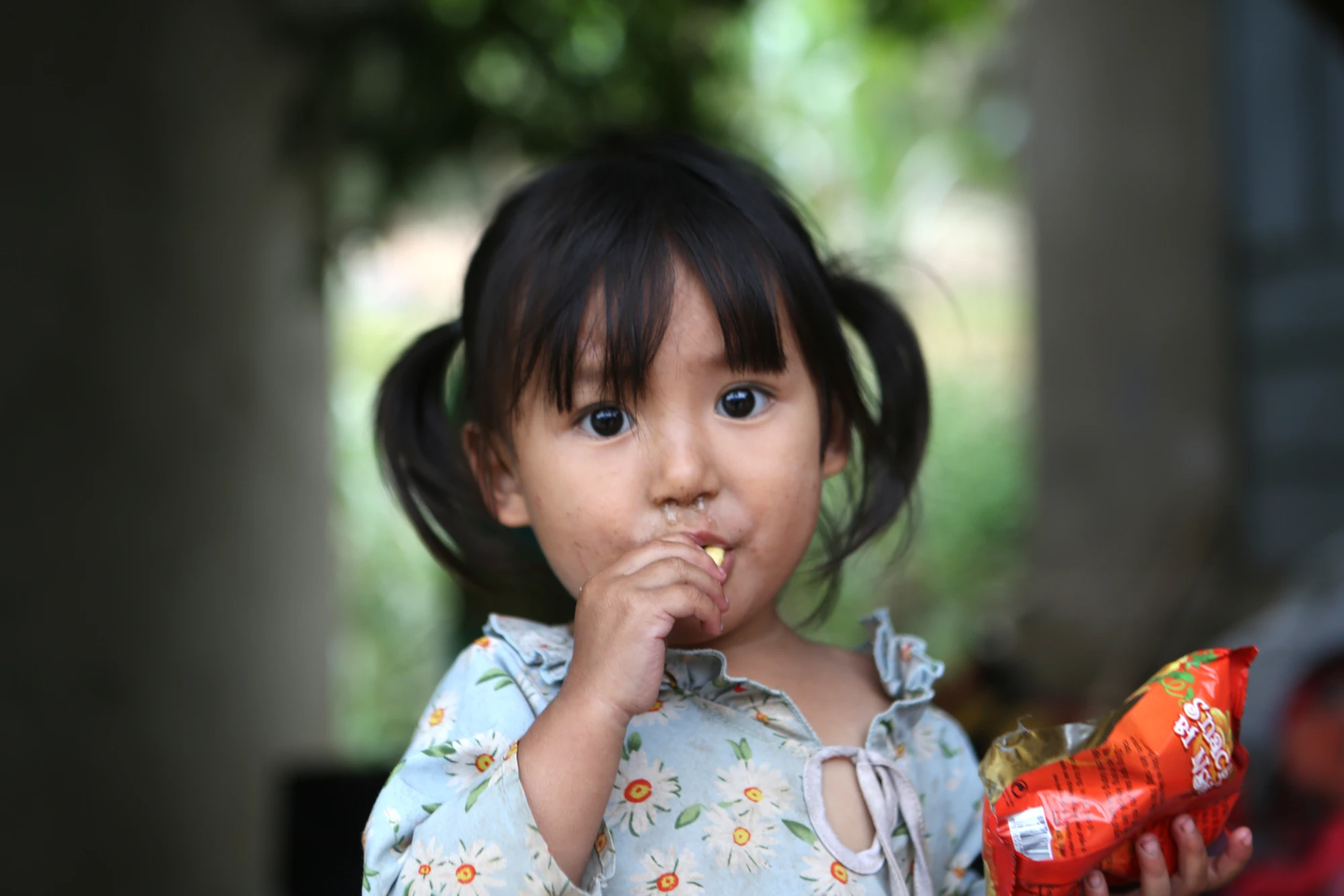 Và đôi mắt của những đứa trẻ. Ảnh: ĐẶNG TRUNG Và đôi mắt của những đứa trẻ. Ảnh: ĐẶNG TRUNG