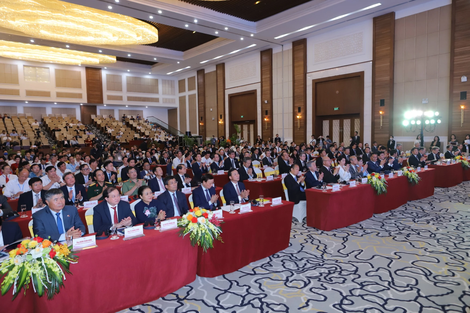 Các đại biểu Việt Nam - Nhật Bản tham dự hội nghị. Các đại biểu Việt Nam - Nhật Bản tham dự hội nghị.