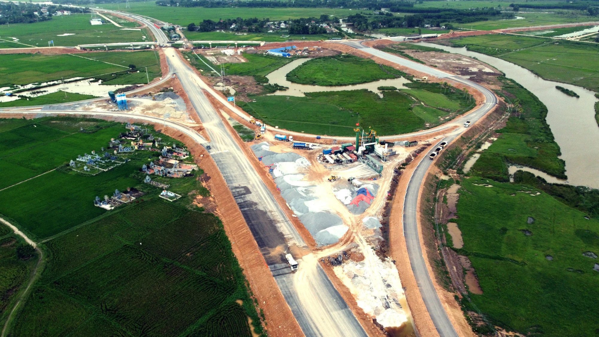 Hình hài 2 nút giao thông trên cao tốc Quốc lộ 45 - Nghi Sơn