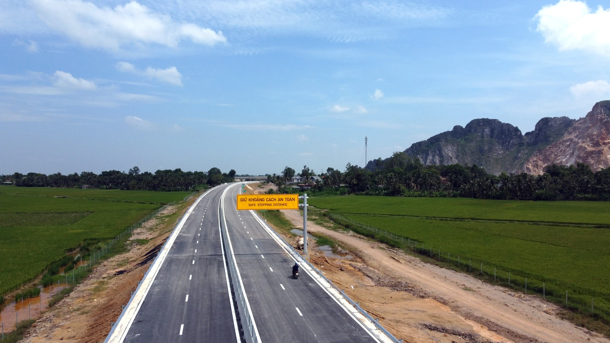 Việc xử lý sẽ được triển khai nhanh chóng để sớm hoàn thiện, đưa dự án vào vận hành, khai thác theo đúng kế hoạch đề ra, qua đó rút ngắn thời gian từ Hà Nội về hai tỉnh Thanh Hóa, Nghệ An.