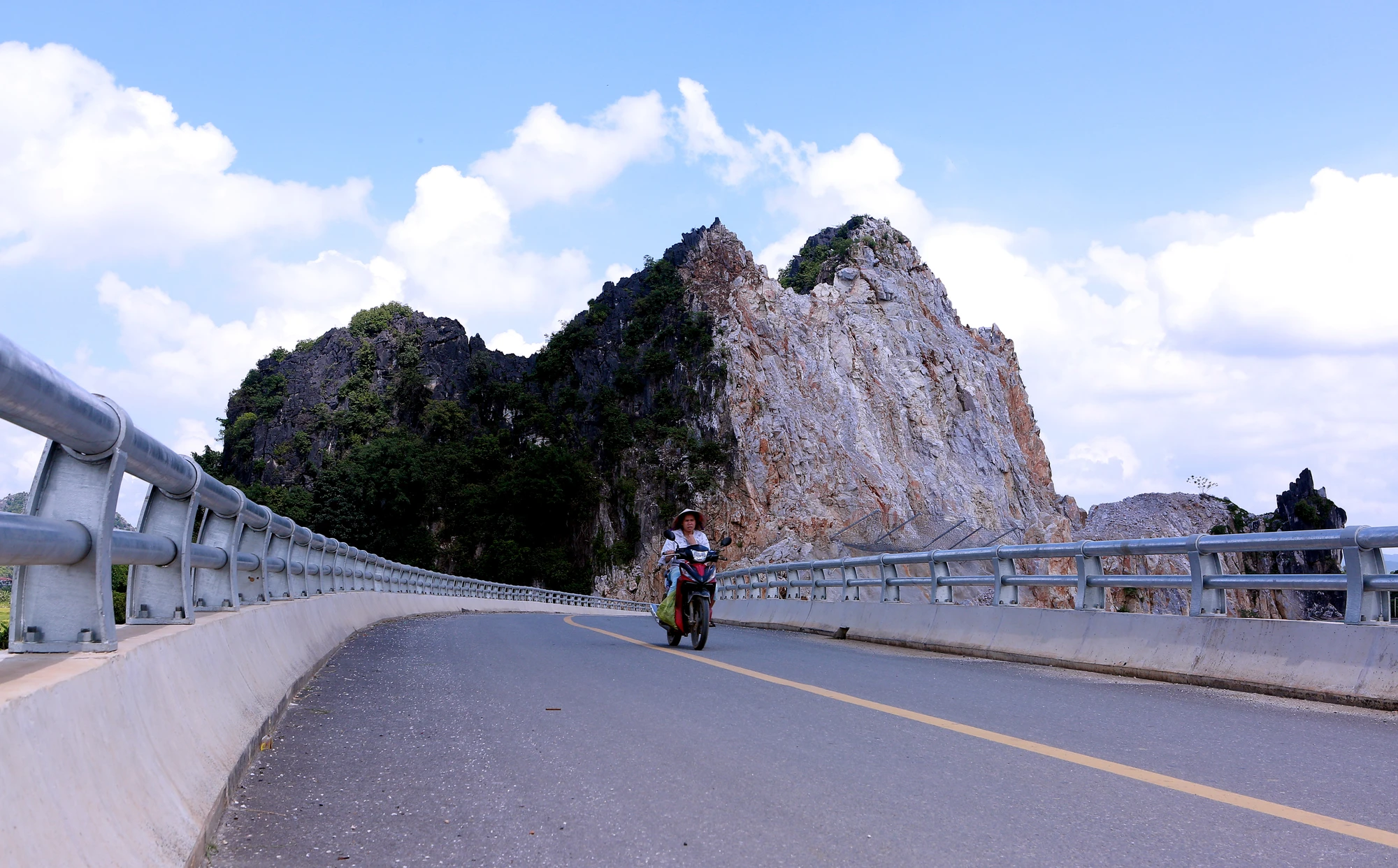 Sat-Lo-da-cao-toc-bac-nam-.JPG