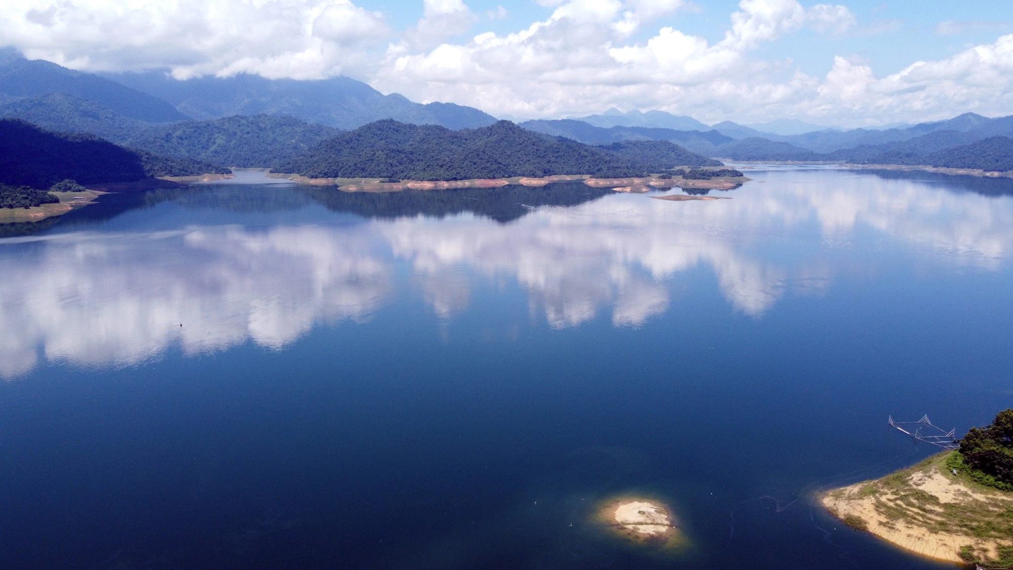 Nuoi-ca-khung-tren-long-ho-thuy-dien-cua-dat-thanh-hoa-34.jpg