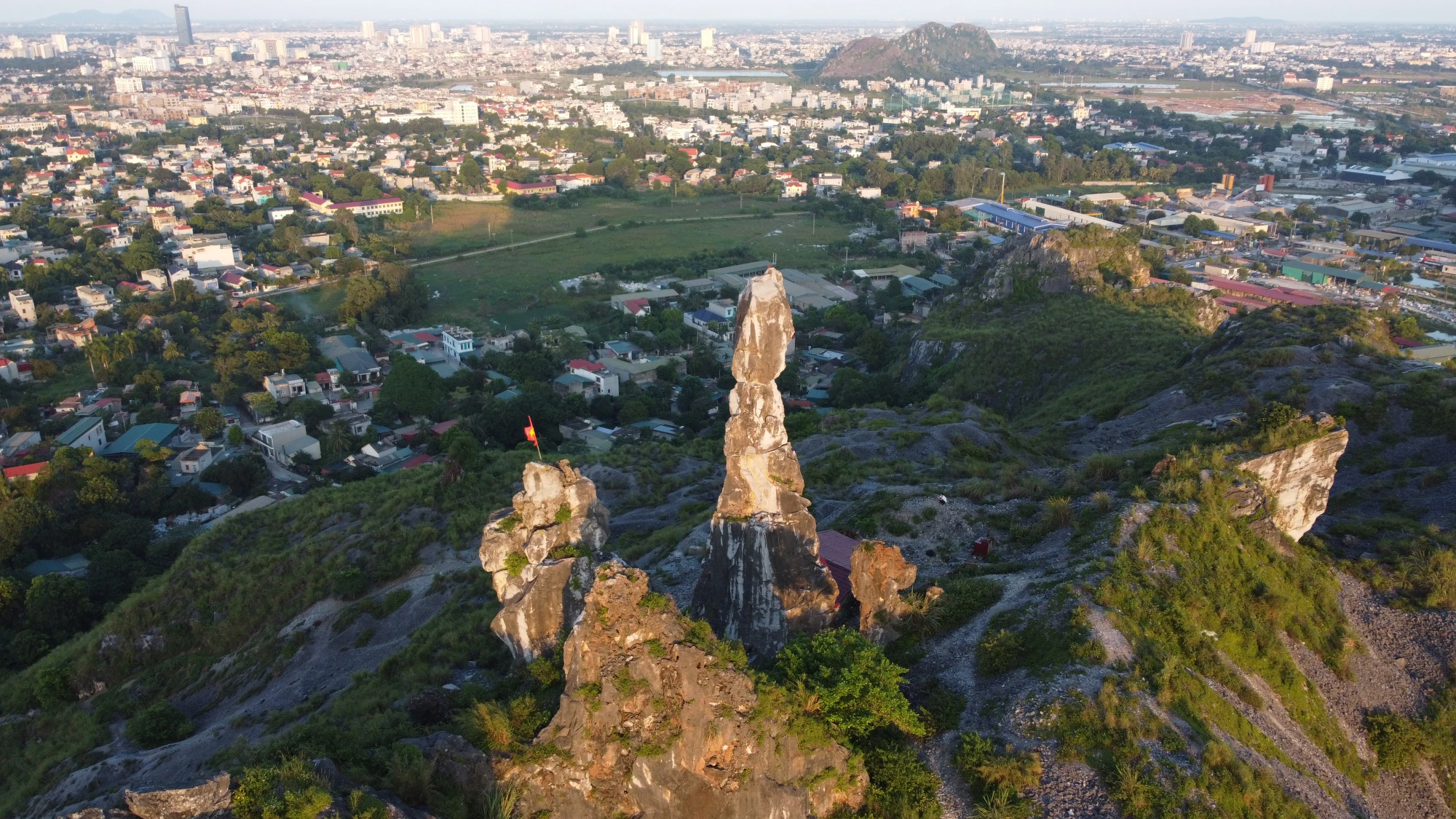 Hòn-vọng-phu-thanh-hoa-sat-lo-nghiem-trong-8.JPG