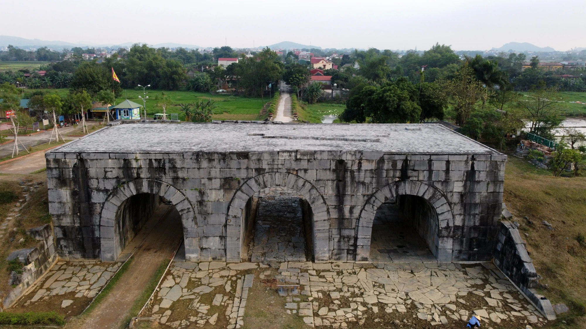 Cận cảnh rêu phong thành đá cổ lớn nhất Đông Nam Á ở Thanh Hóa - 30.JPG