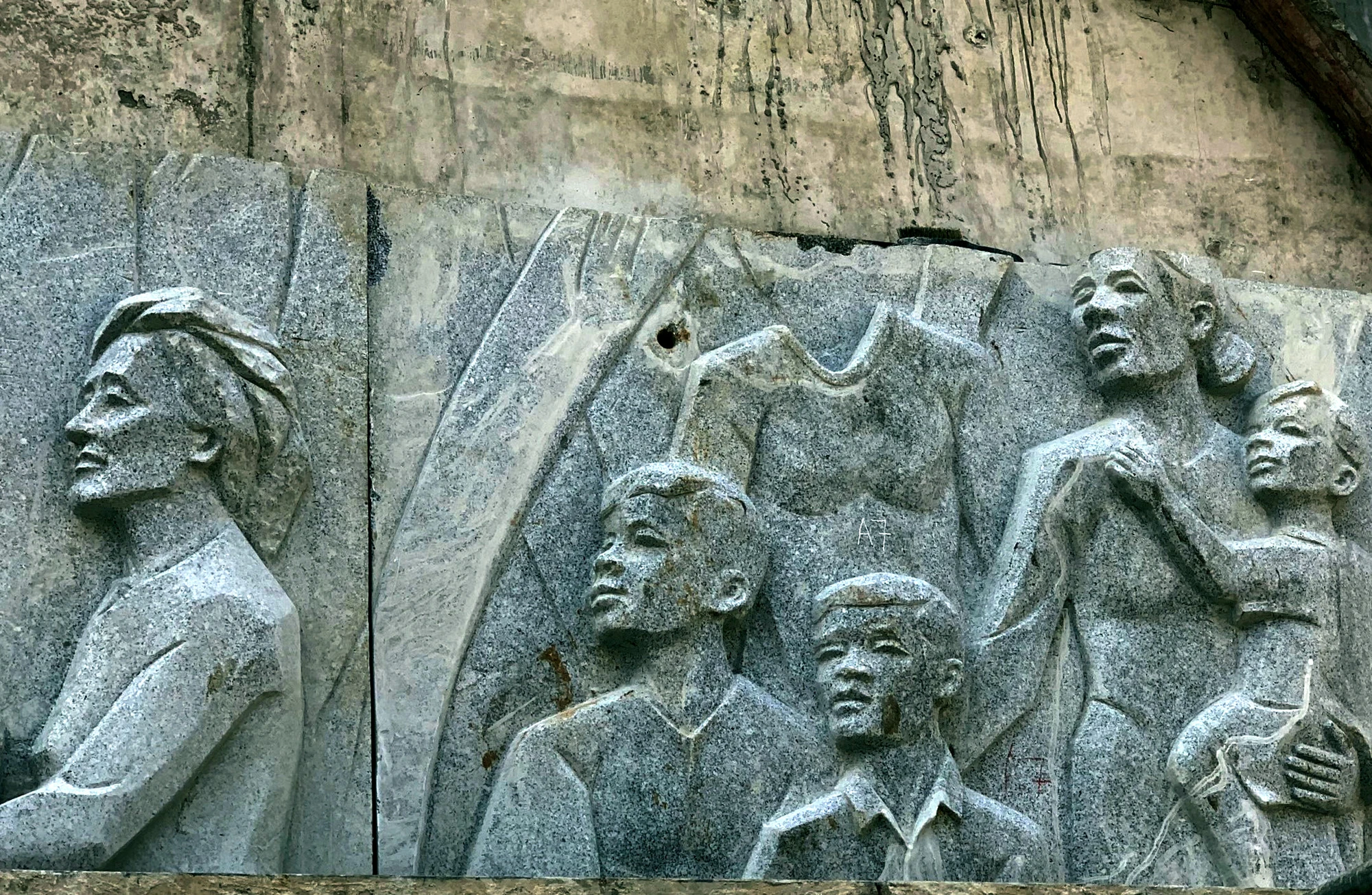 Chiêm ngưỡng Tượng đài “con tàu tập kết” ở thành phố biển Sầm Sơn-22.jpg