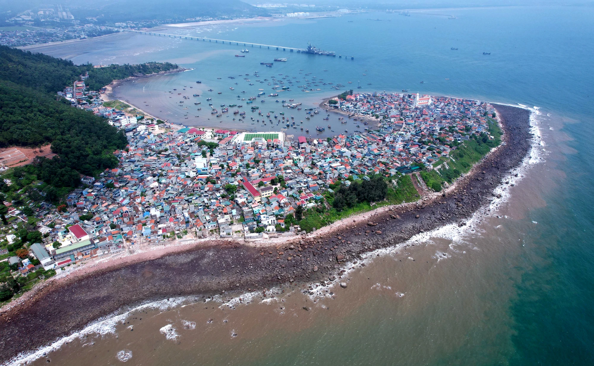 Vẻ đẹp kỳ vĩ của xã đảo Nghi Sơn nhìn từ trên cao khiến du khách mê mẩn -13.jpg