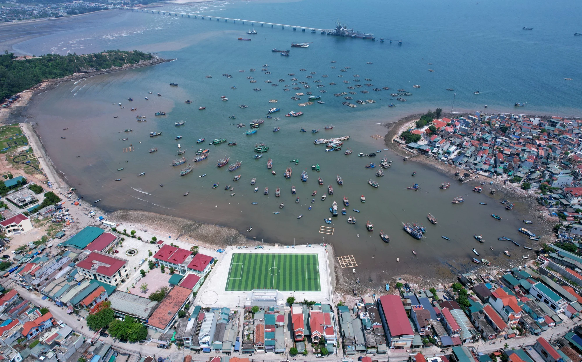 Vẻ đẹp kỳ vĩ của xã đảo Nghi Sơn nhìn từ trên cao khiến du khách mê mẩn - 5.jpg