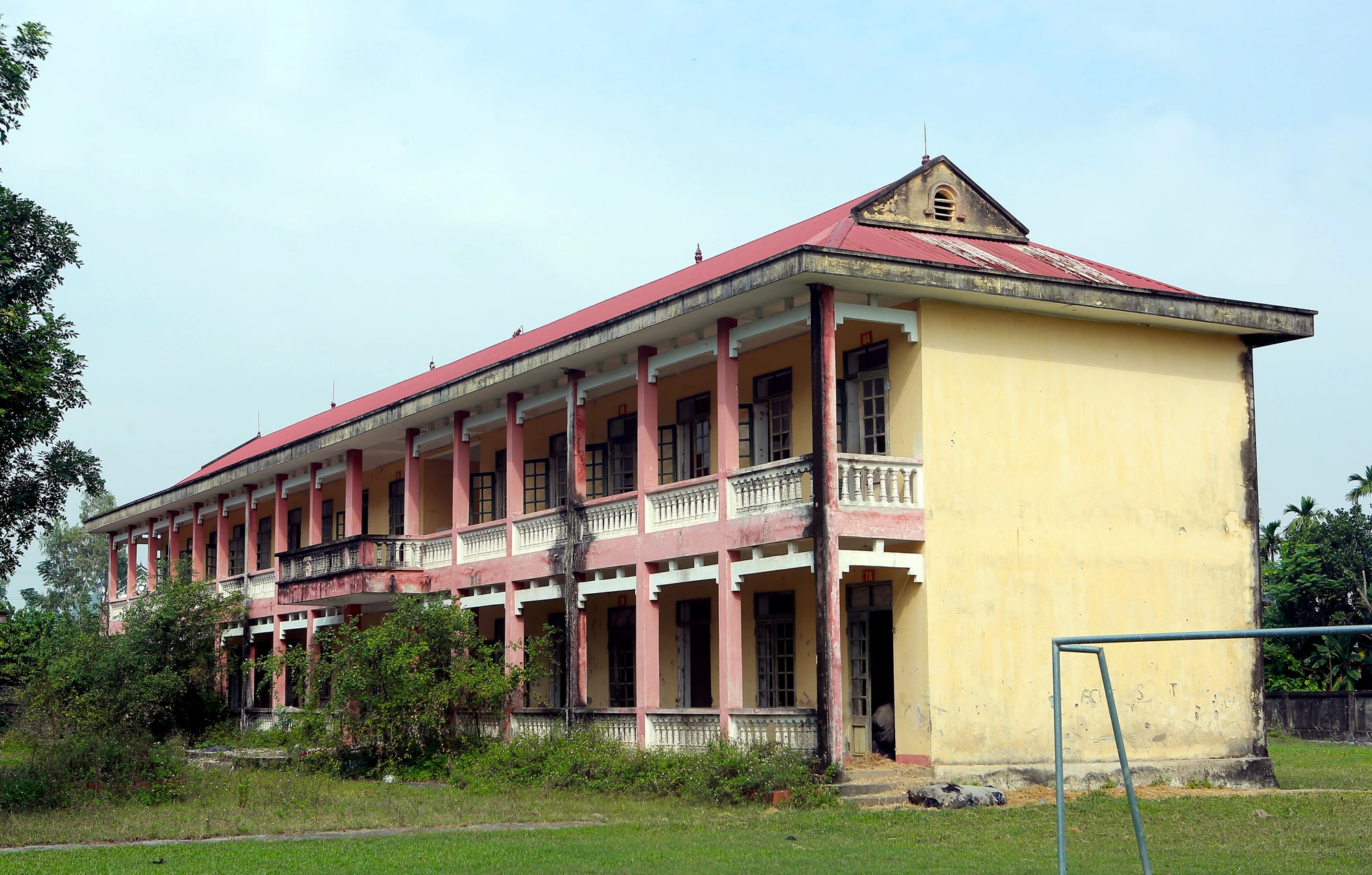 Hai ngôi trường bỏ hoang lãng phí ở một xã ven biển Thanh Hóa - 9.JPG