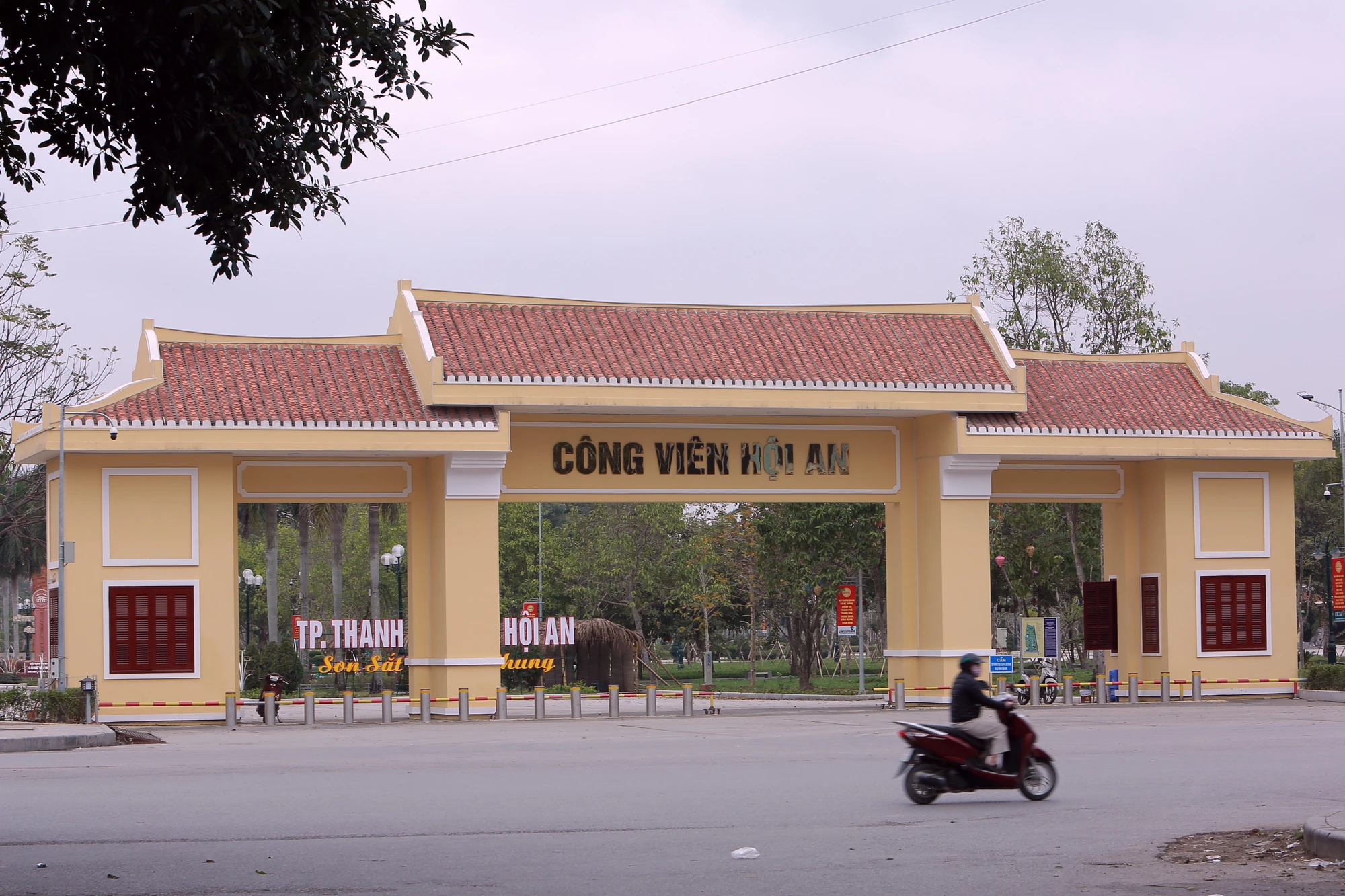Hàng loạt vi phạm ở Công viên lớn nhất Thanh Hóa vừa hoàn thiện - 7.JPG