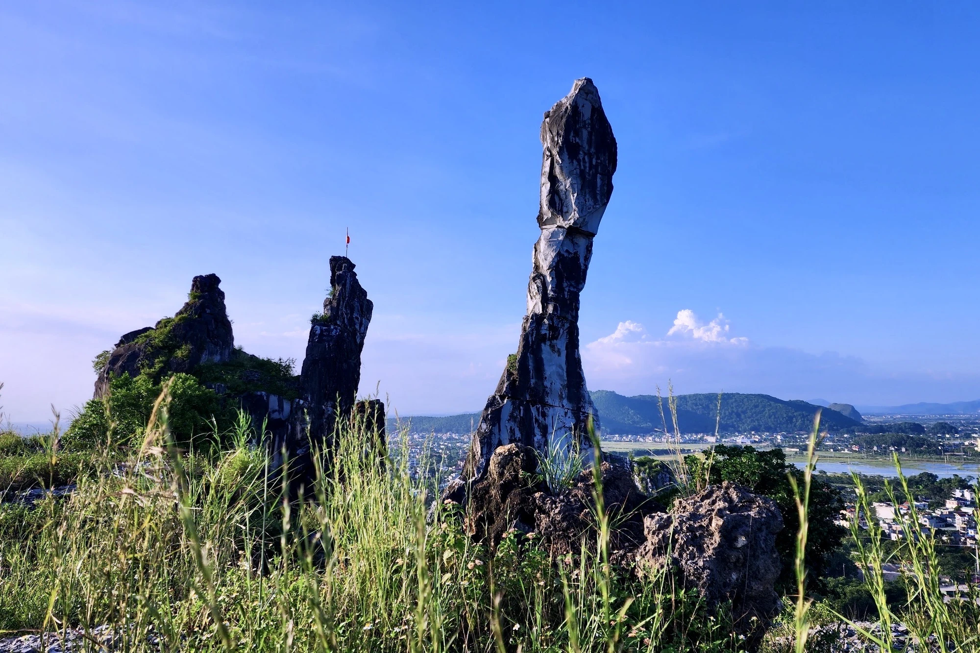hon-vong-phu-thanh-hoa-sat-lo-1226 2.jpeg
