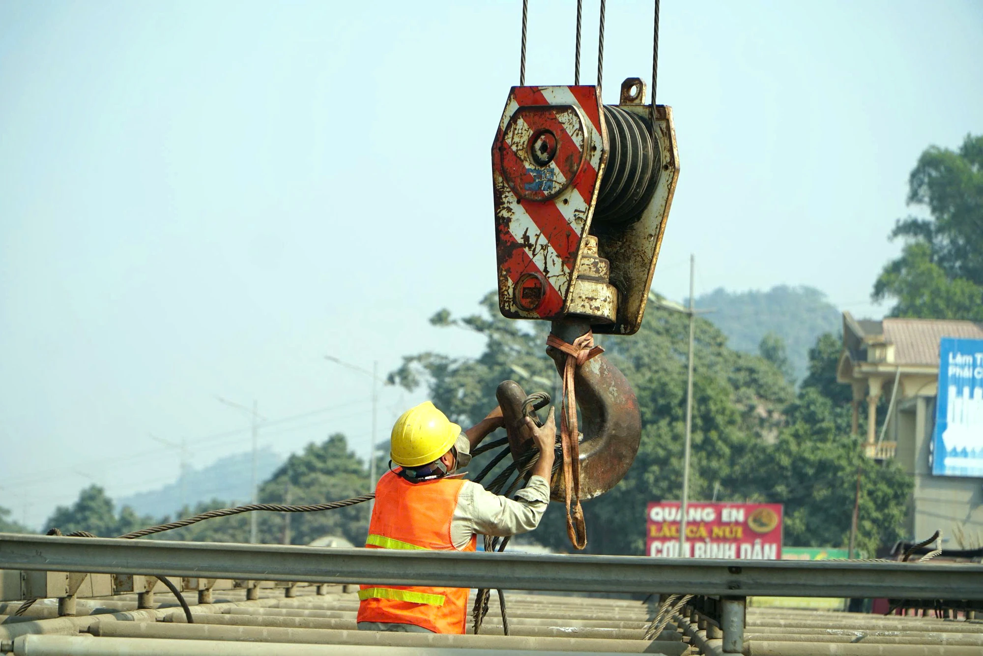 Phá dỡ trạm thu phí Bỉm Sơn dừng hoạt động 9 năm trên quốc lộ 1A-12.jpg