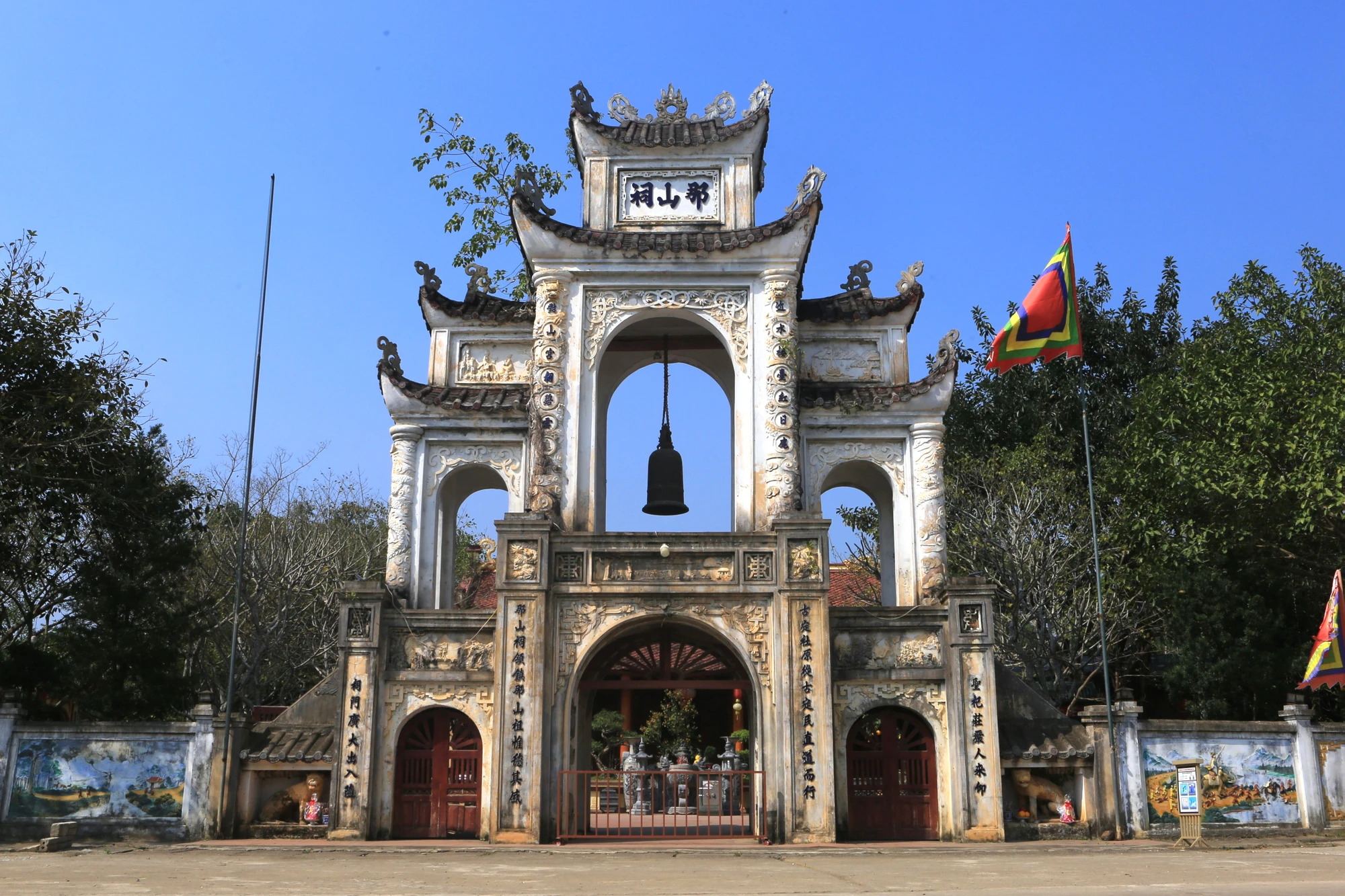 Toàn cảnh di tích quốc gia huyệt đạo Am Tiên - Đền Nưa trước khi chỉnh trang -13.JPG