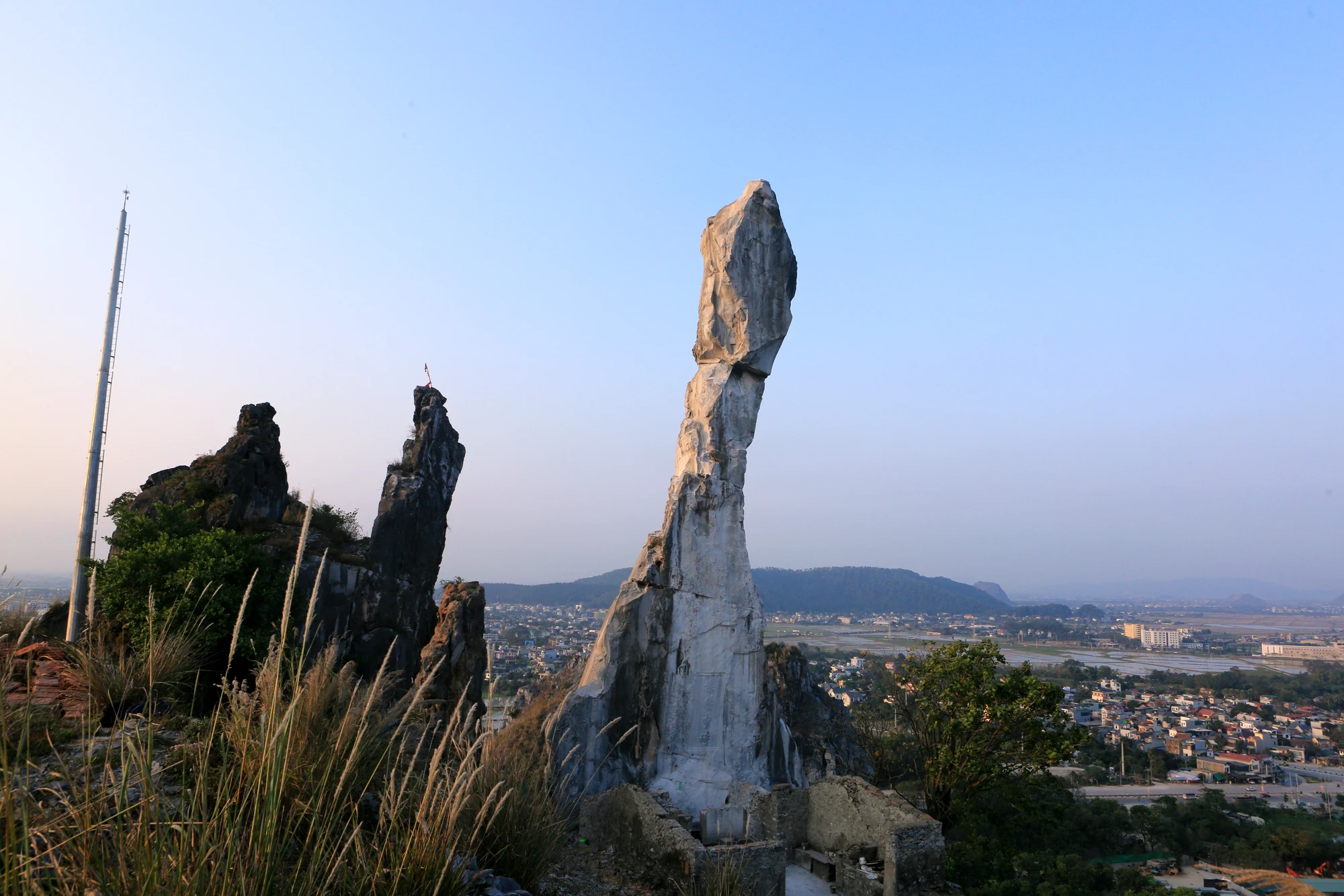 Hiện trạng hòn Vọng Phu đầu tư 17 tỷ đồng ở Thanh Hóa -3.JPG