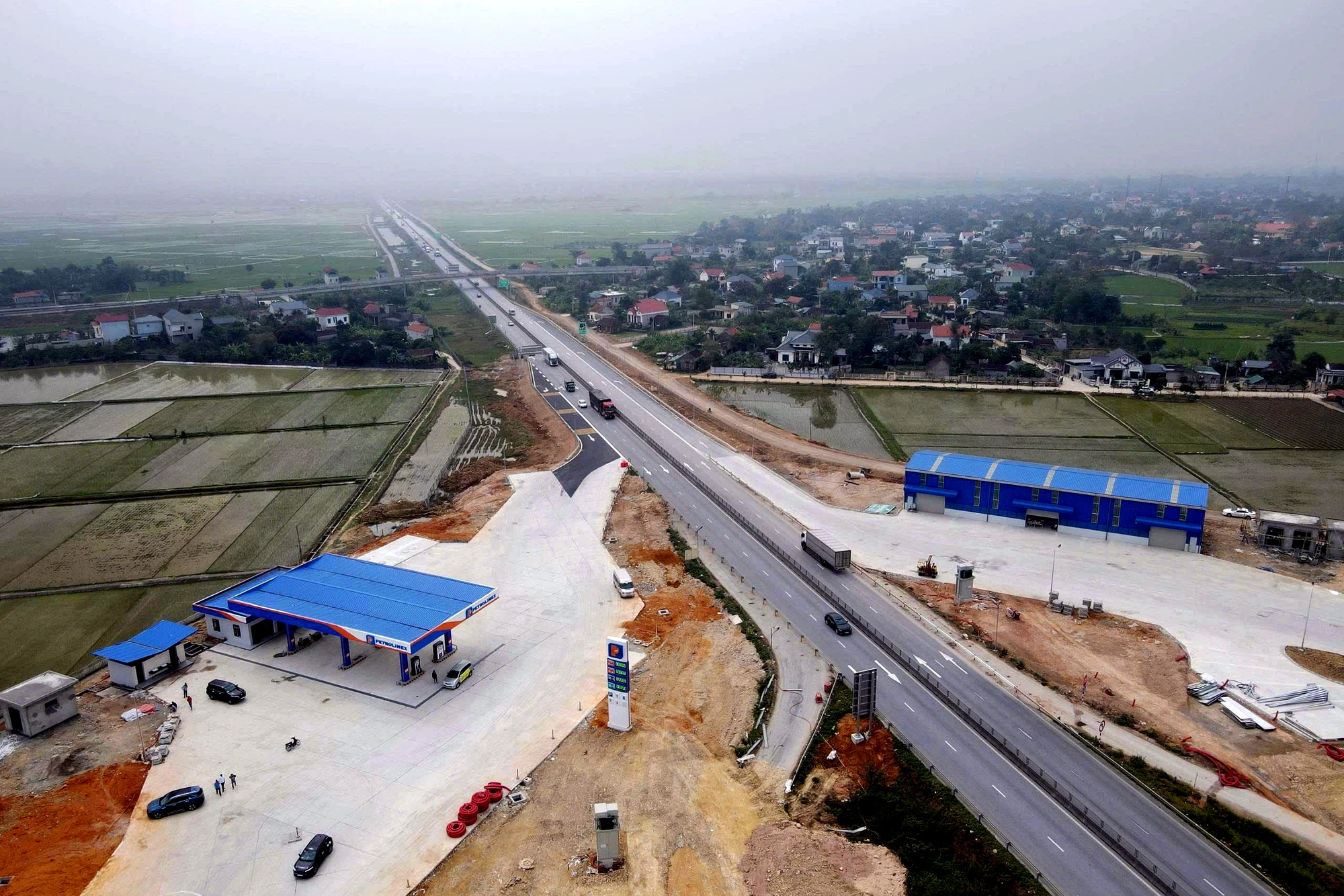 Hiện trạng trạm dừng nghỉ trên cao tốc Mai Sơn – Quốc lộ 45-5.jpg