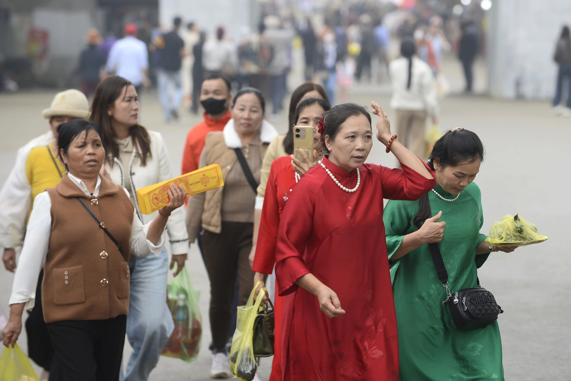 Phủ Na-Thanh Hóa - xin nước thánh7.jpg